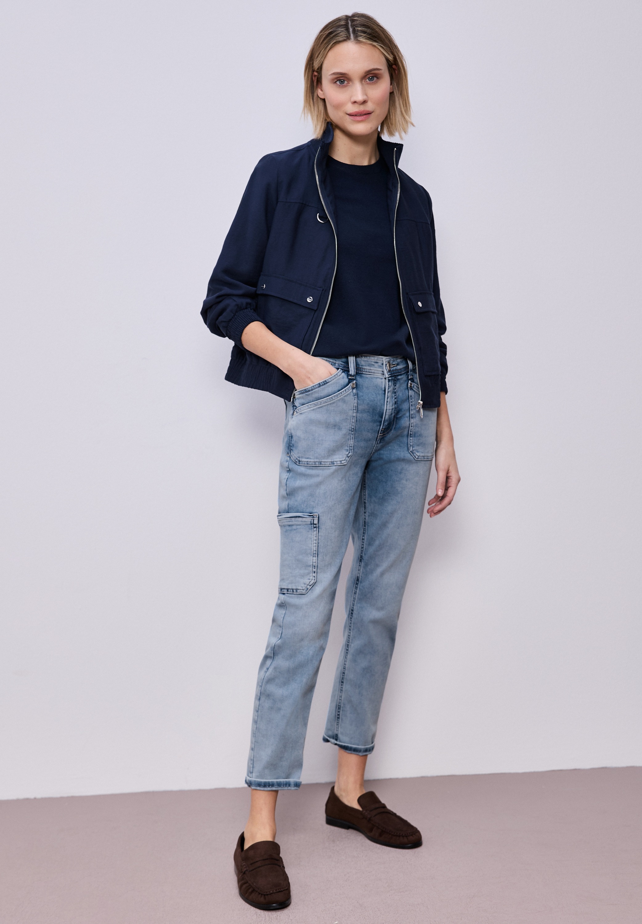 Cargojeans STREET ONE "Style Charlie", Damen, Gr. 27, Länge 28, bleached washed, Denim/Jeans, Obermaterial: 85% Baumwolle, 9% Polyester, 4% Elastomultiester, 2% Elasthan, unifarben, loose fit lang, Jeans, im angesagten Bleached‑Look und elastischem Bund 6