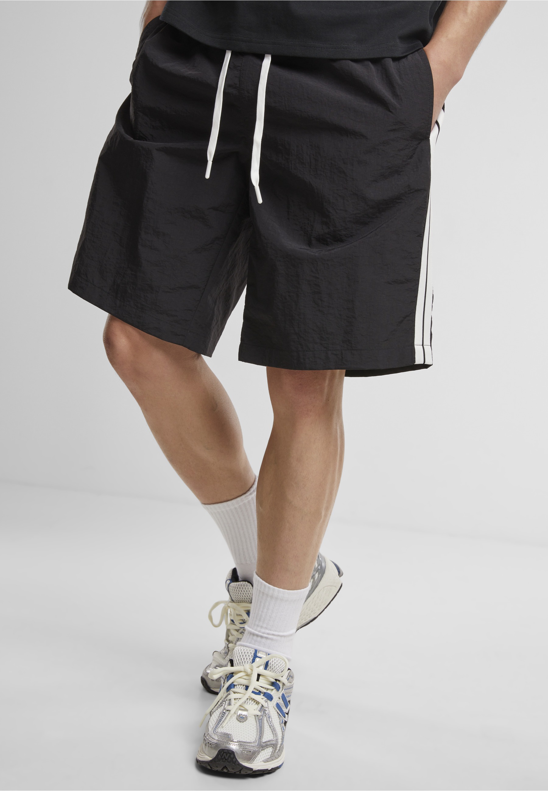 URBAN CLASSICS Badeshorts »Urban Classics Board Shorts With Patched Stripe«