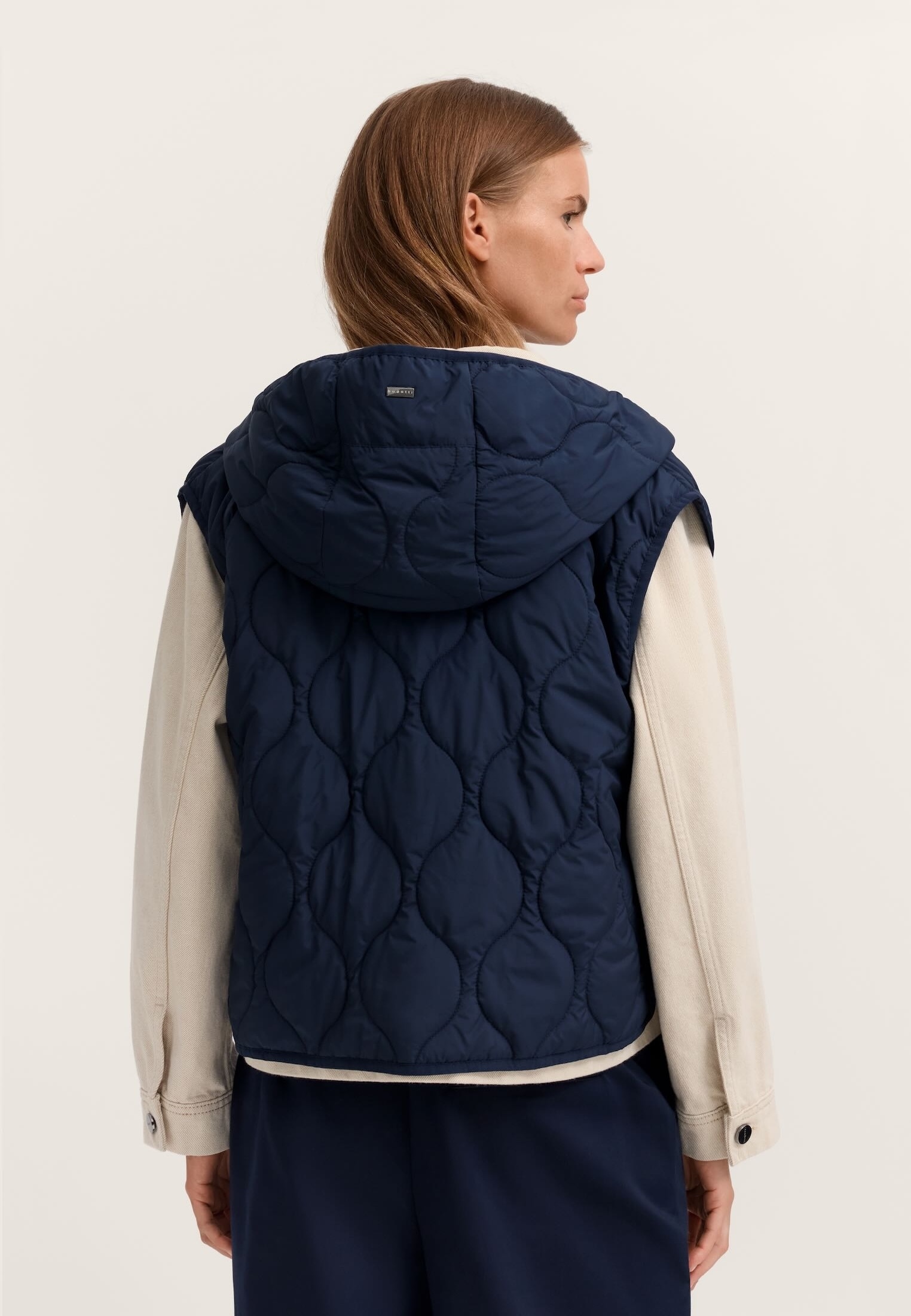 bugatti Steppweste »LightSeries« besonders leicht mit Wellensteppung