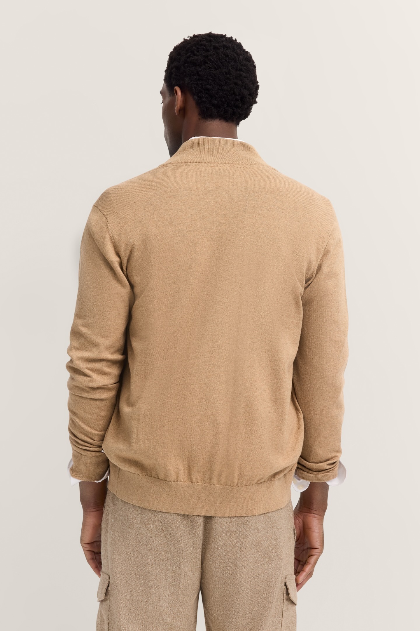 bugatti Strickjacke »Regular Fit«, mit Reißverschluss und Stehkragen