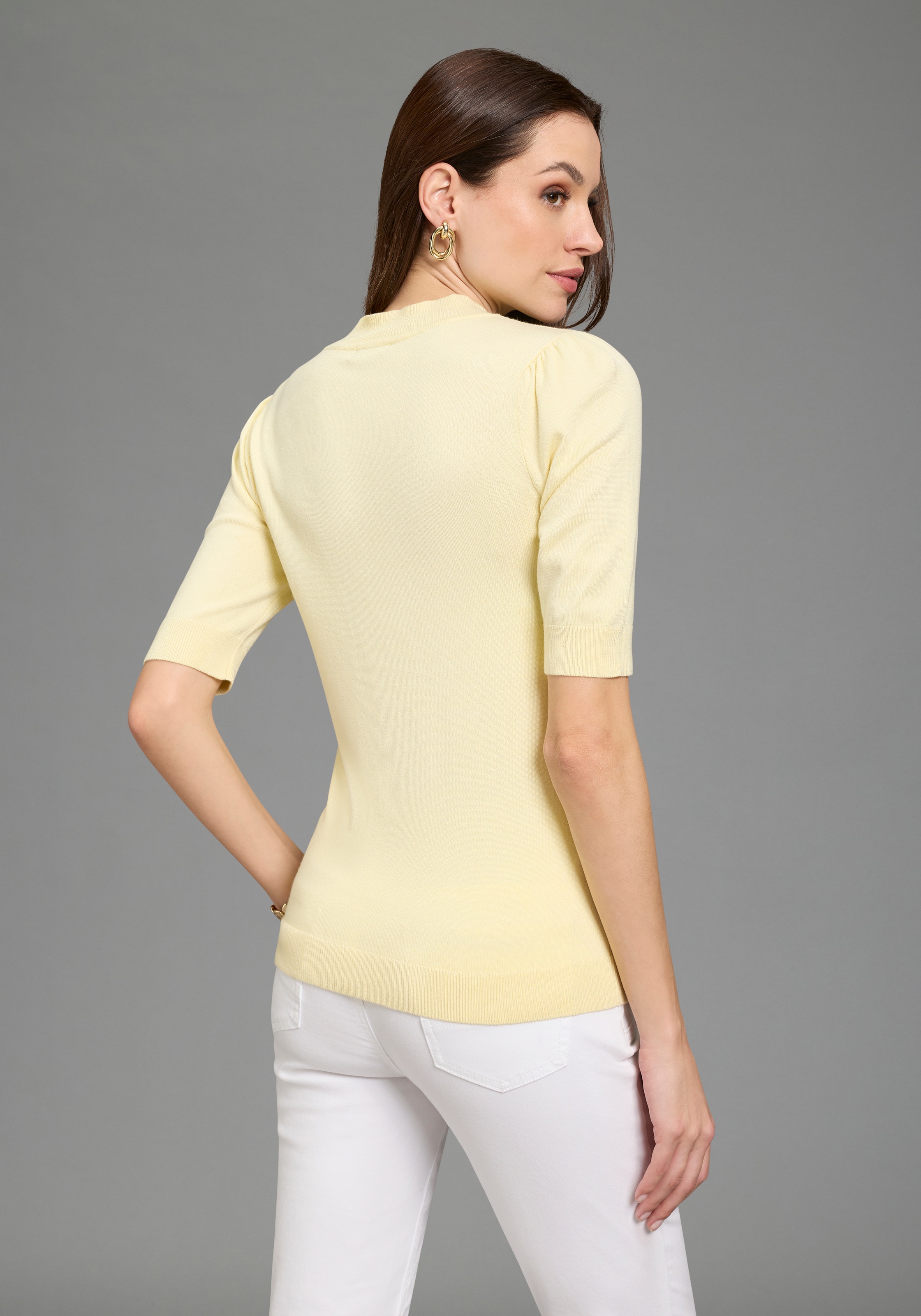 Bruno Banani Kurzarmpullover mit Glitzerknöpfen, Trendfarbe - Butter Yellow günstig online kaufen