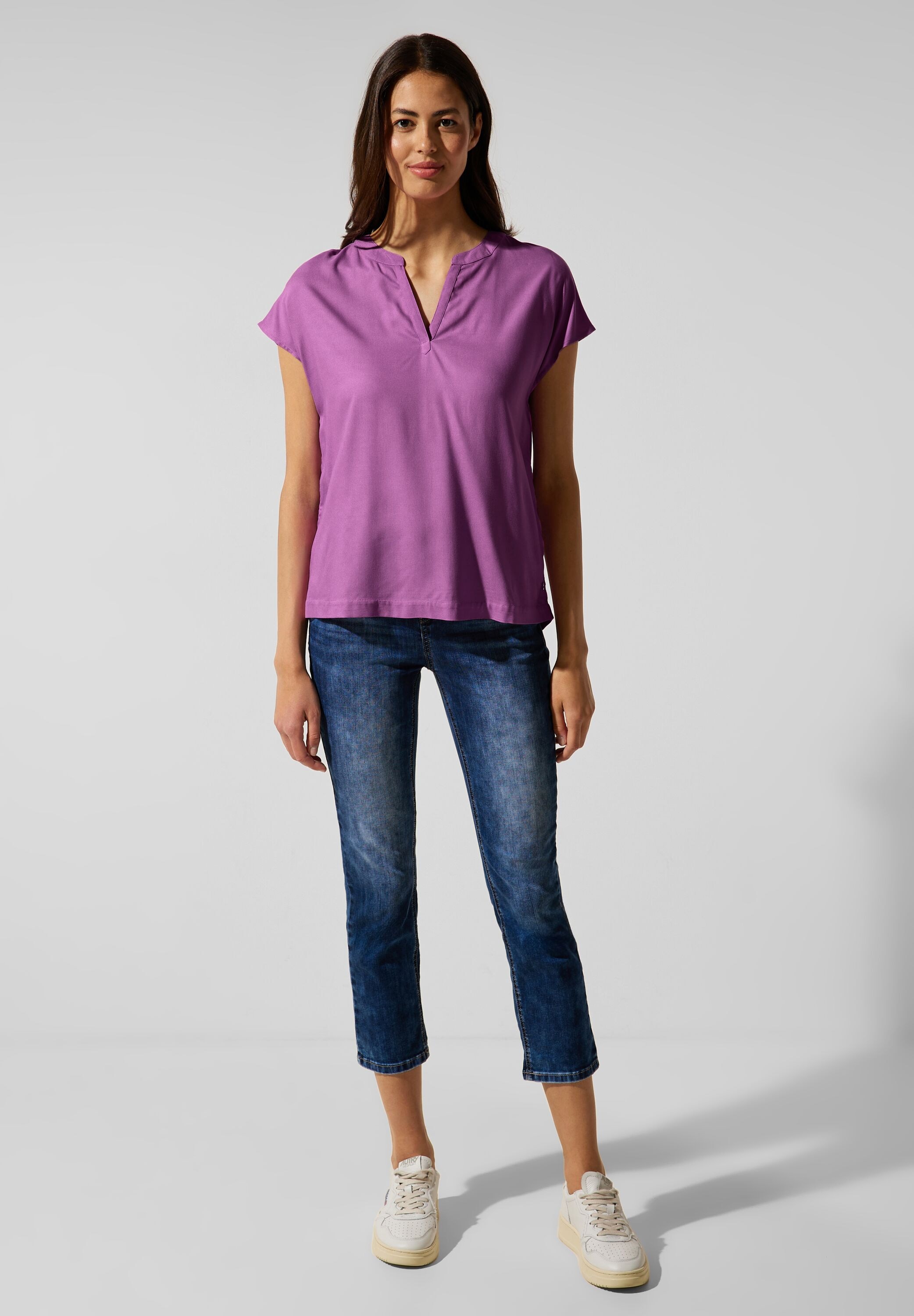 STREET ONE Shirtbluse, mit geschlitztem Rundhalsausschnitt