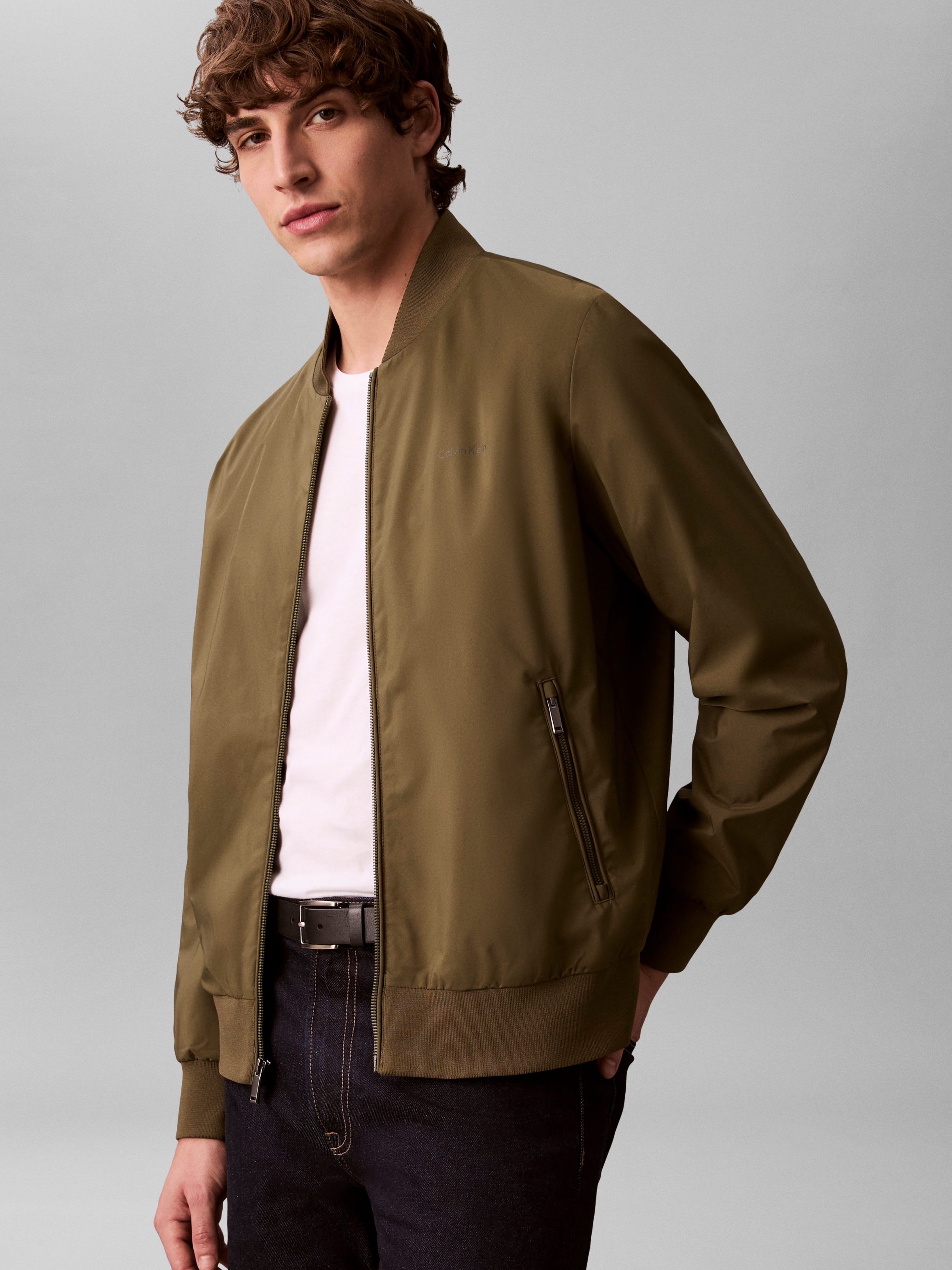 Calvin Klein Bomberjacke "MATTE BOMBER" ohne Kapuze Regular fit, mit Rundha günstig online kaufen