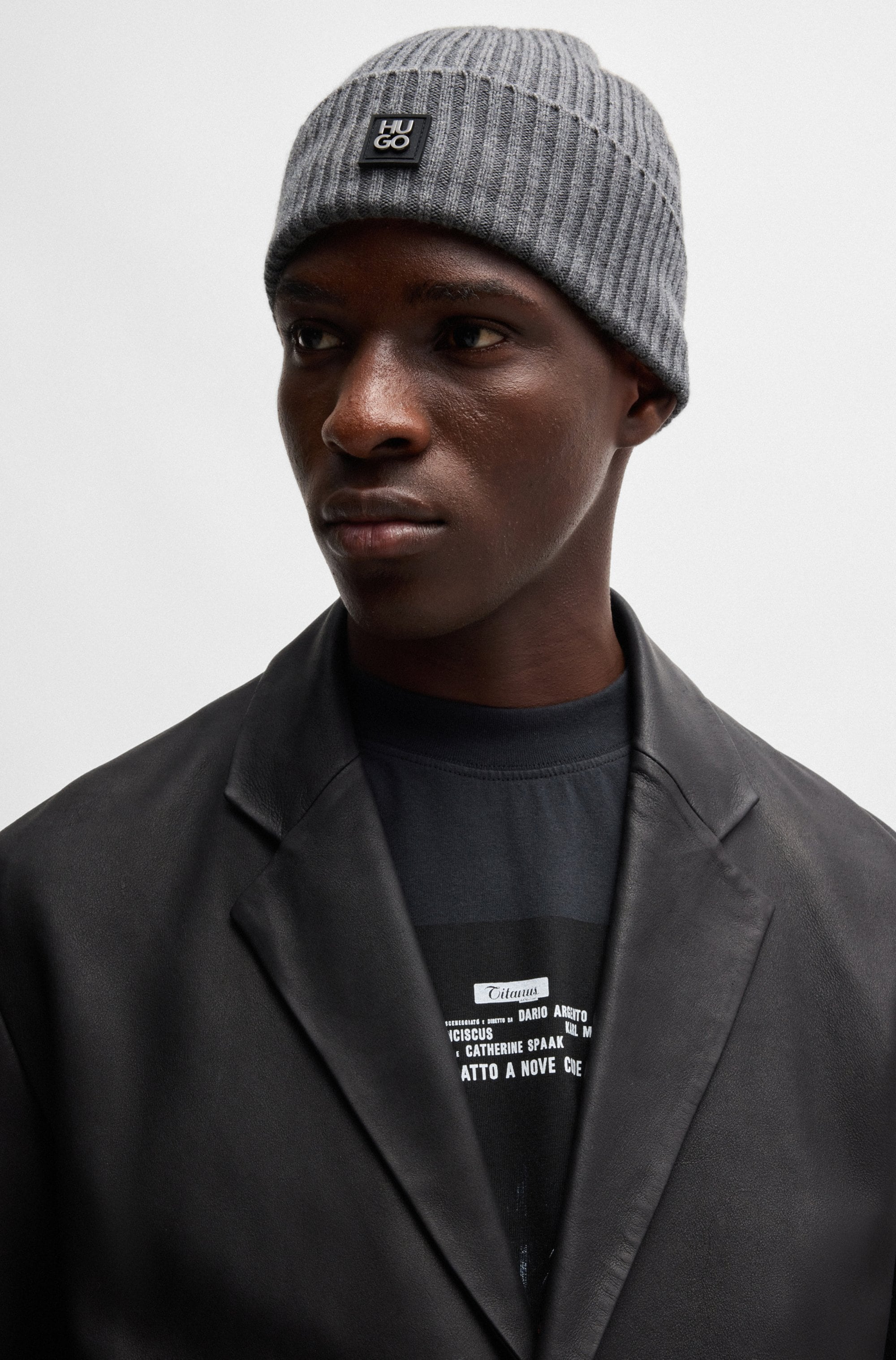 HUGO Strickmütze »Xola_Metal« mit Stack-Label