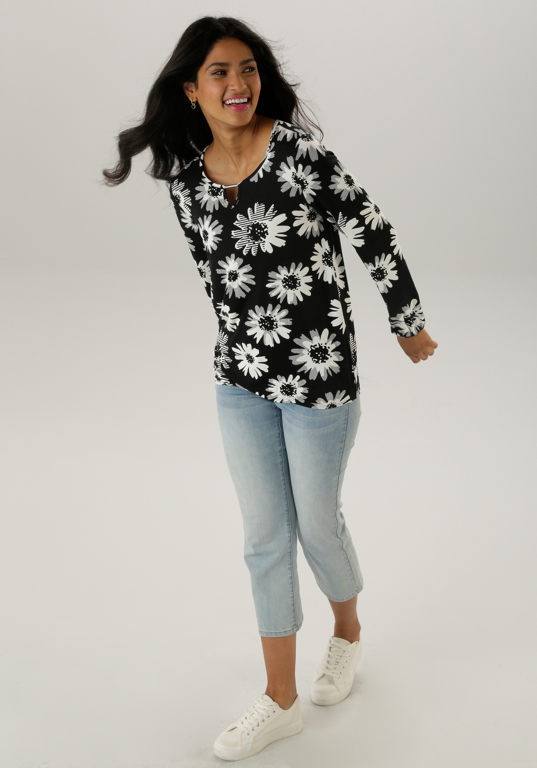 Aniston SELECTED Langarmshirt, mit Cut-out und phantasievollem Blumenmuster - NEUE KOLLEKTION