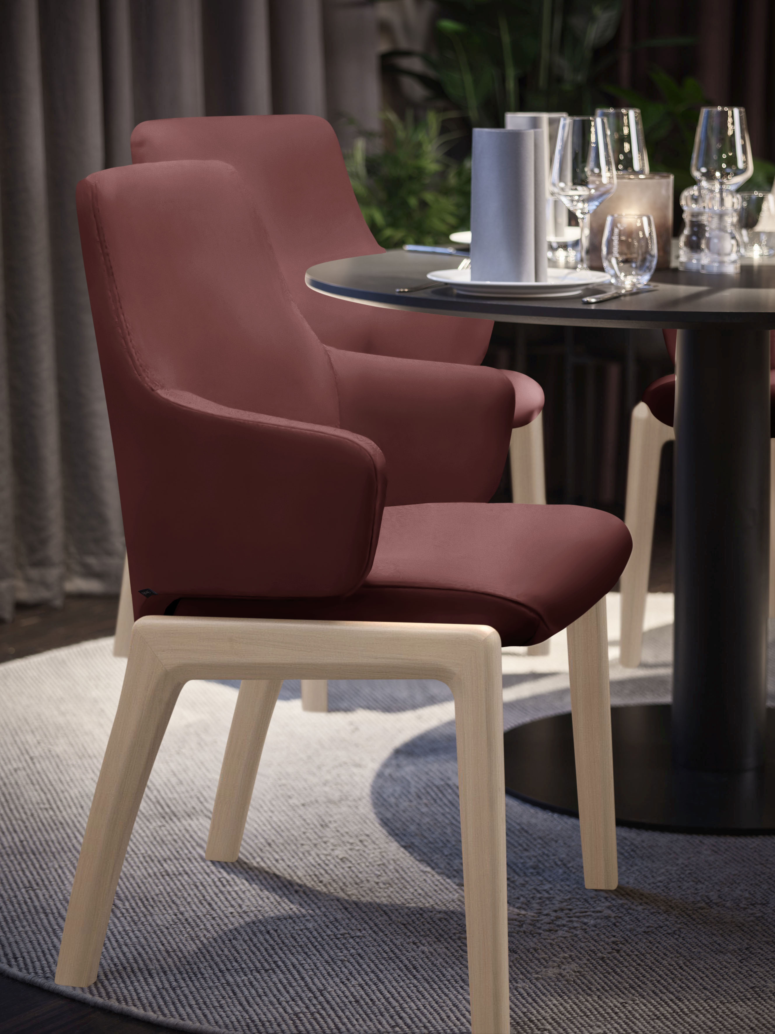 Stressless Polsterstuhl "Laurel" () Low Back mit Armlehne, Größe L, mit abgerundeten Beinen in Schwarz