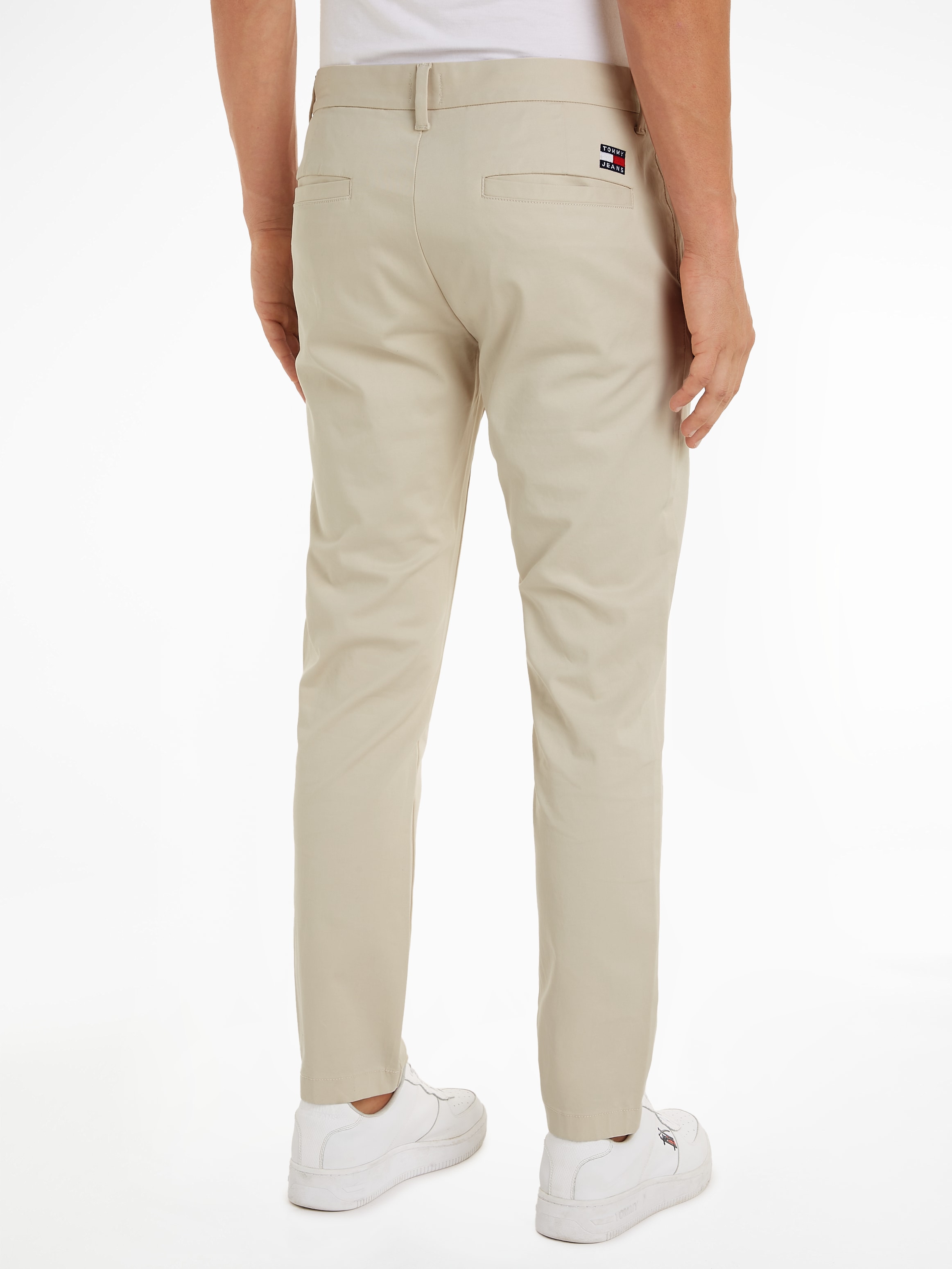 Tommy Jeans Chinohose »TJM AUSTIN LIGHTWEIGHT CHINO«, mit Logopatch