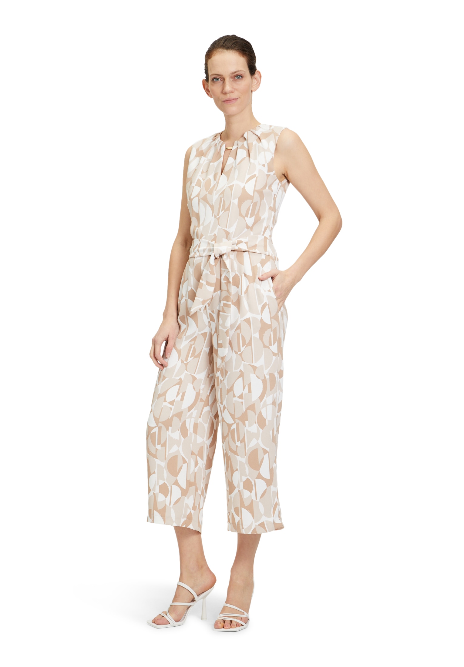 Betty&Co Overall "Betty & Co Jumpsuit ohne Arm", (1 tlg.), Falten