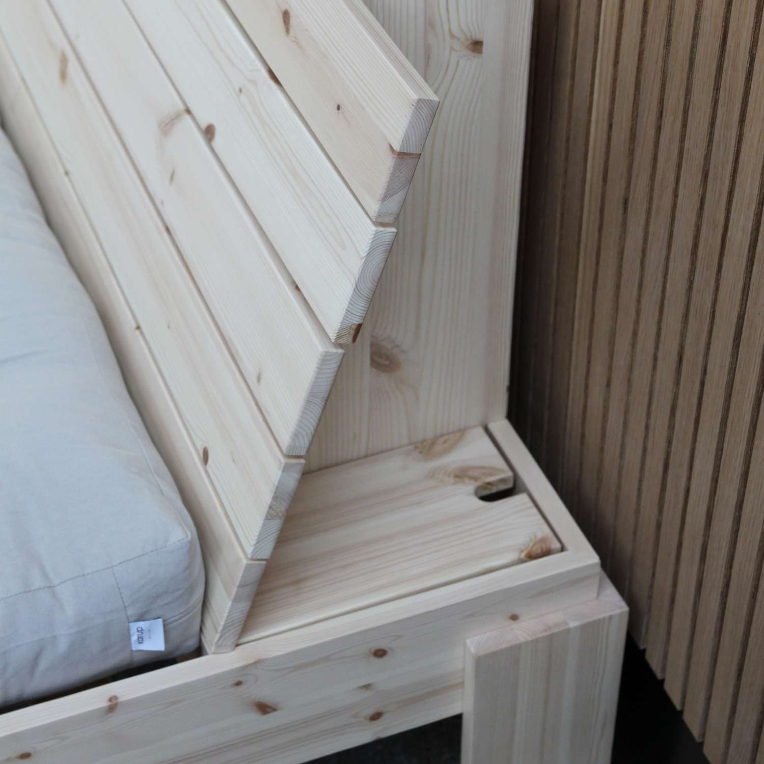 Karup Design Stauraumbett »Layers Bed Headboard, Bettgestell mit Stauraumkopfteil, mehrere Größen«, inkl. Lattenrost, excl. Matratze, FSC®-zertifiziertes Massivholz