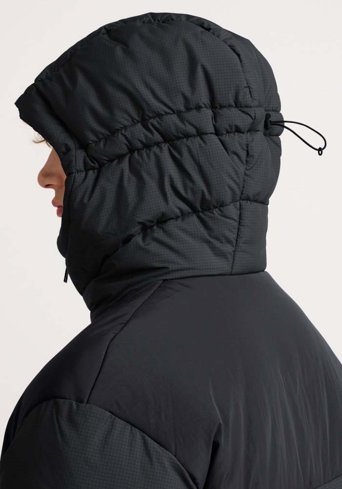 Jack Wolfskin Winterjacke »ICY HOLLOW HOODED JKT M« mit Futter und Wattierung aus Polyester, Winterjacke, phantom