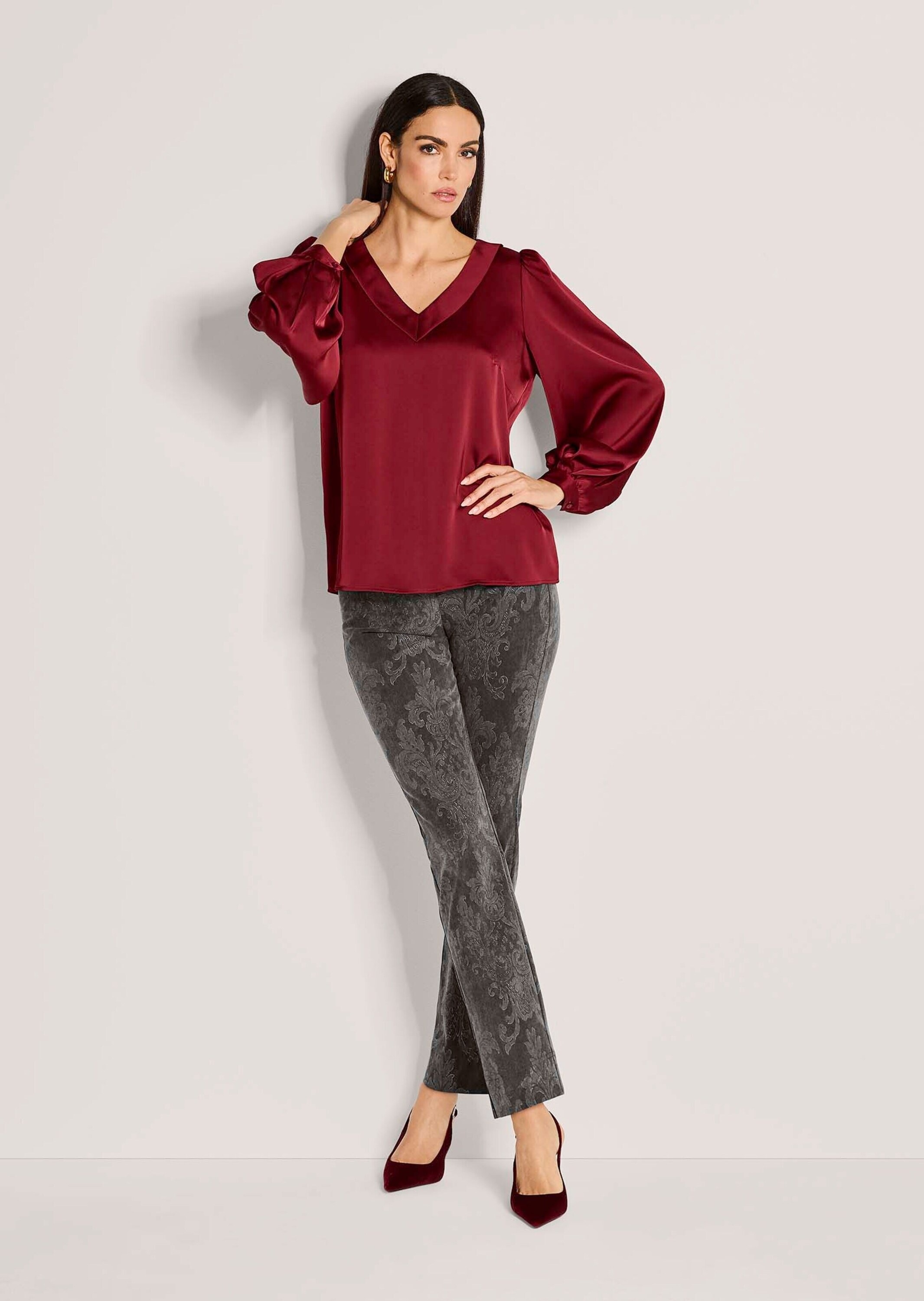 MADELEINE Langarmbluse "Satinbluse Elegante Bluse mit V-Ausschnitt" günstig online kaufen