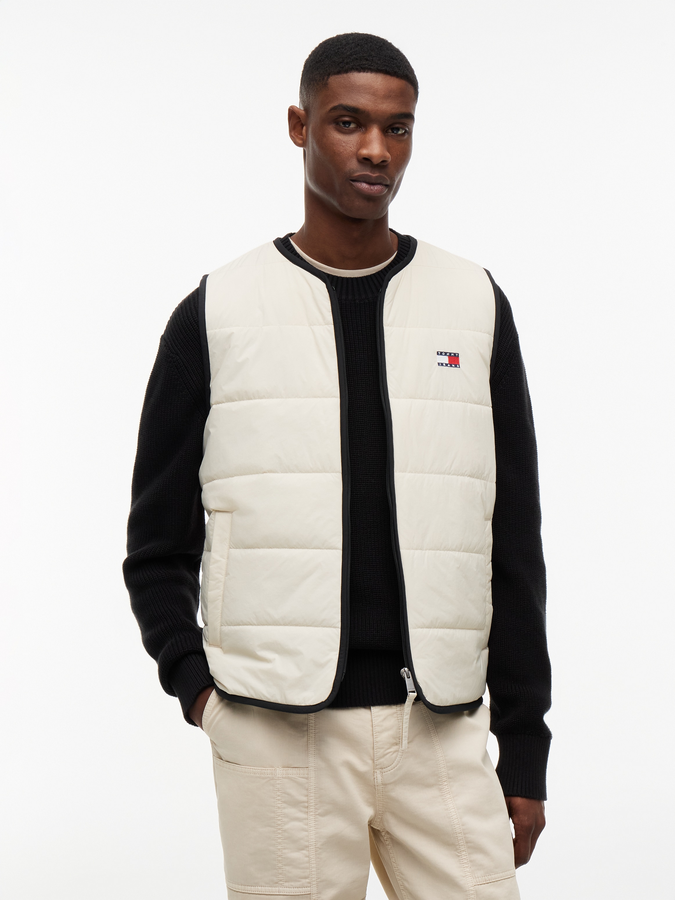 Tommy Jeans Steppweste "TJM HERITAGE FLAG QUILTED" Underliner Regular fit mit Rundhalsausschnitt