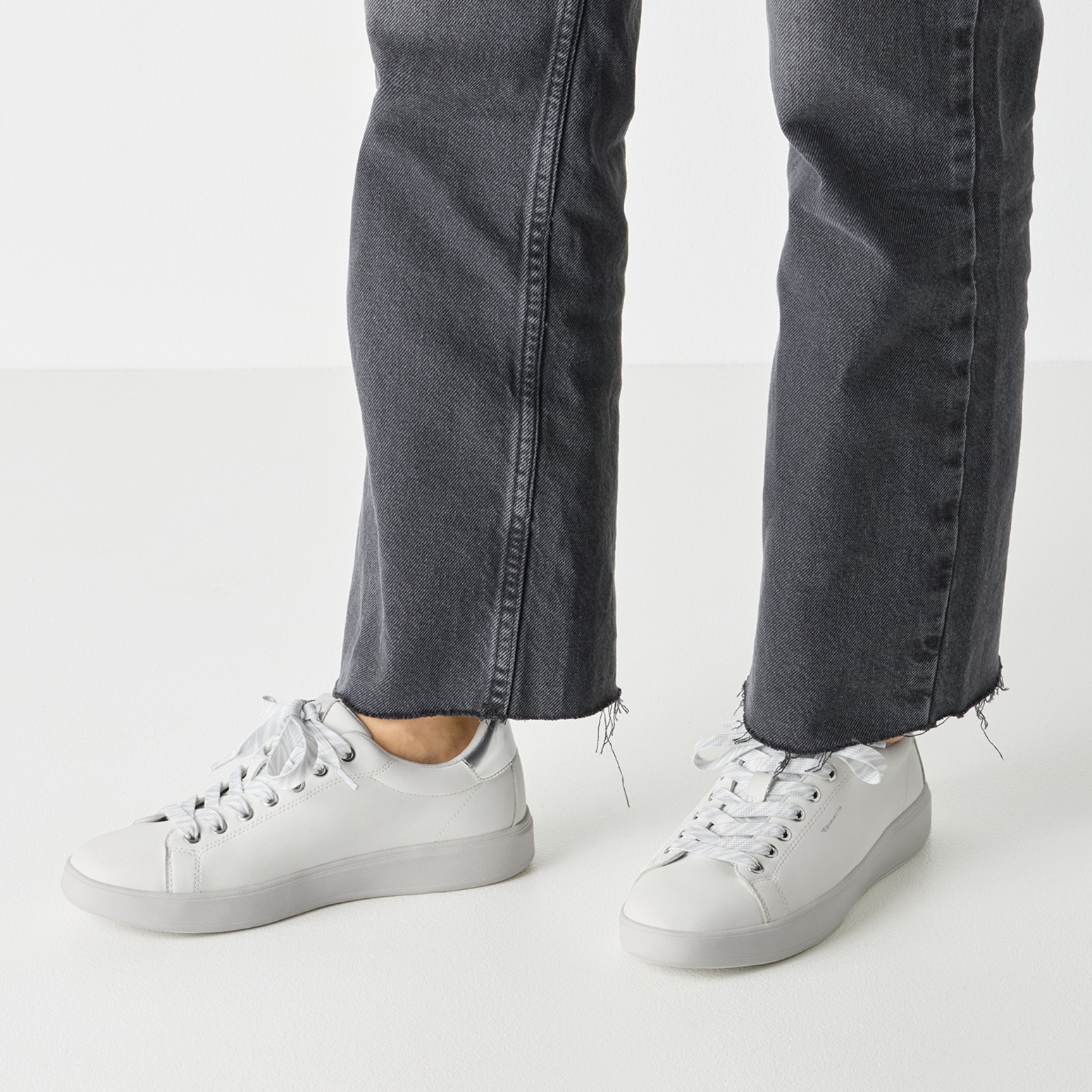 Tamaris Plateausneaker, Freizeitschuh, Halbschuh, Schnürer in veganer Verarbeitung