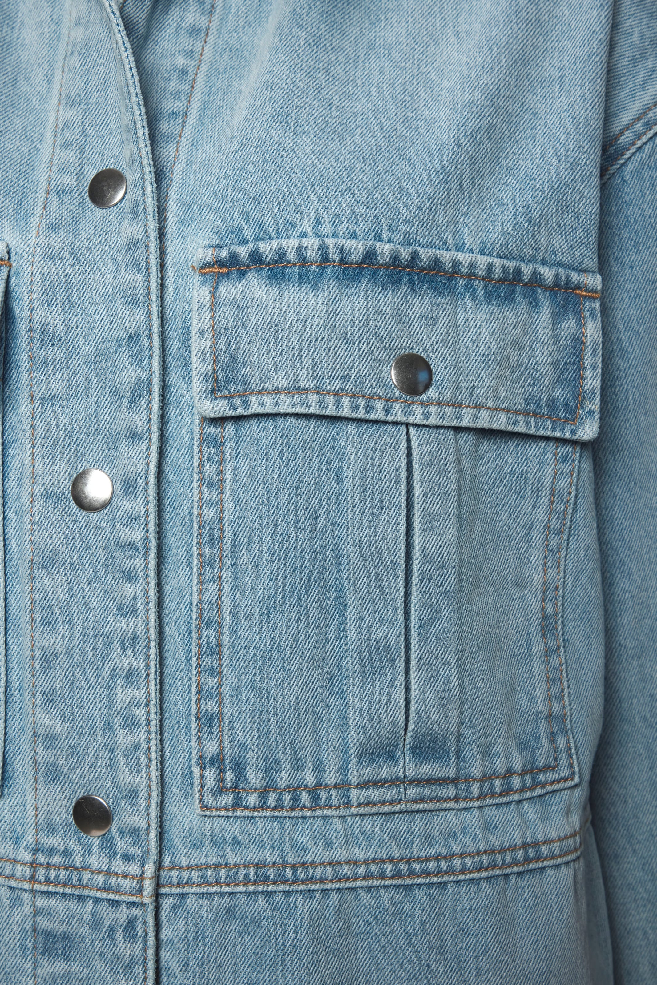 LASCANA Jeansjacke, mit seitlichen Schlitzen