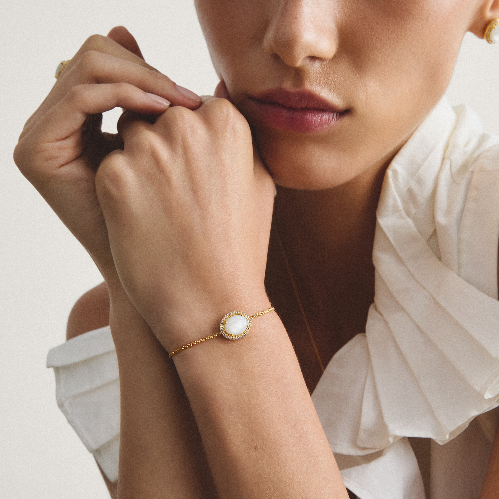 THOMAS SABO Armband »Fluid Elegance Armband gelbgoldfarben« mit Zirkonia (synth.) - mit Perlmutt