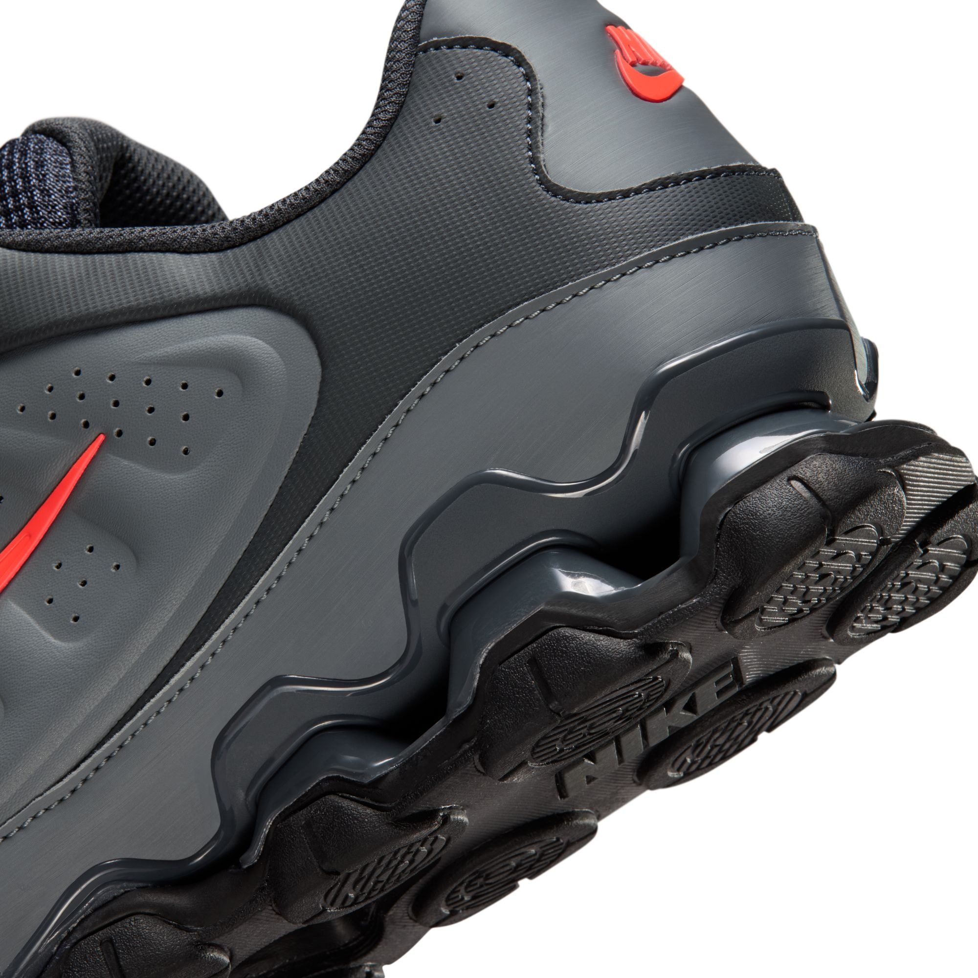 Nike Sportswear Sneaker »Reax 8«  inspiriert vom Design des Nike Shox
