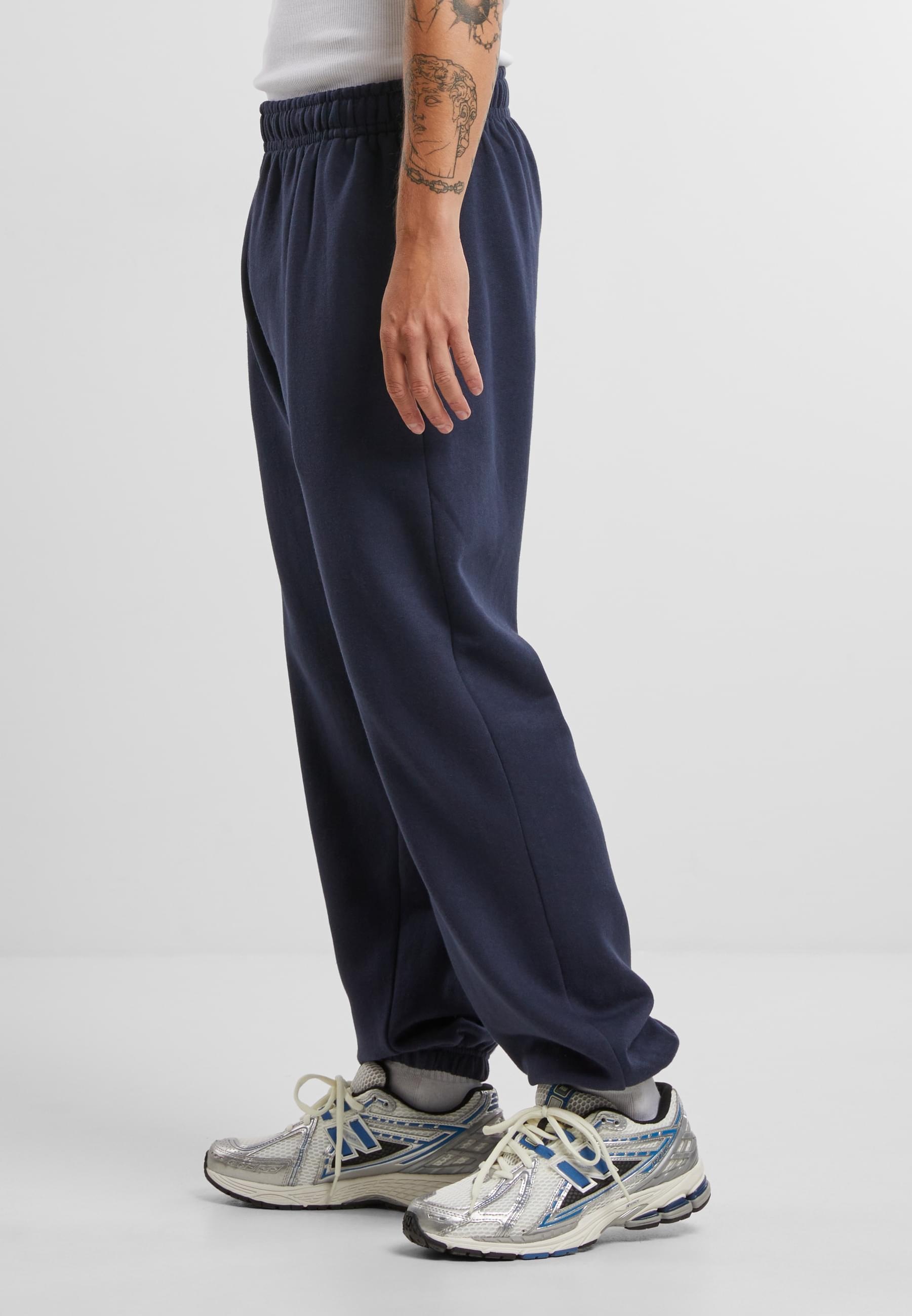 URBAN CLASSICS Jogginghose »Urban Classics Basic Essential Sweatpants«, (1 tlg.)