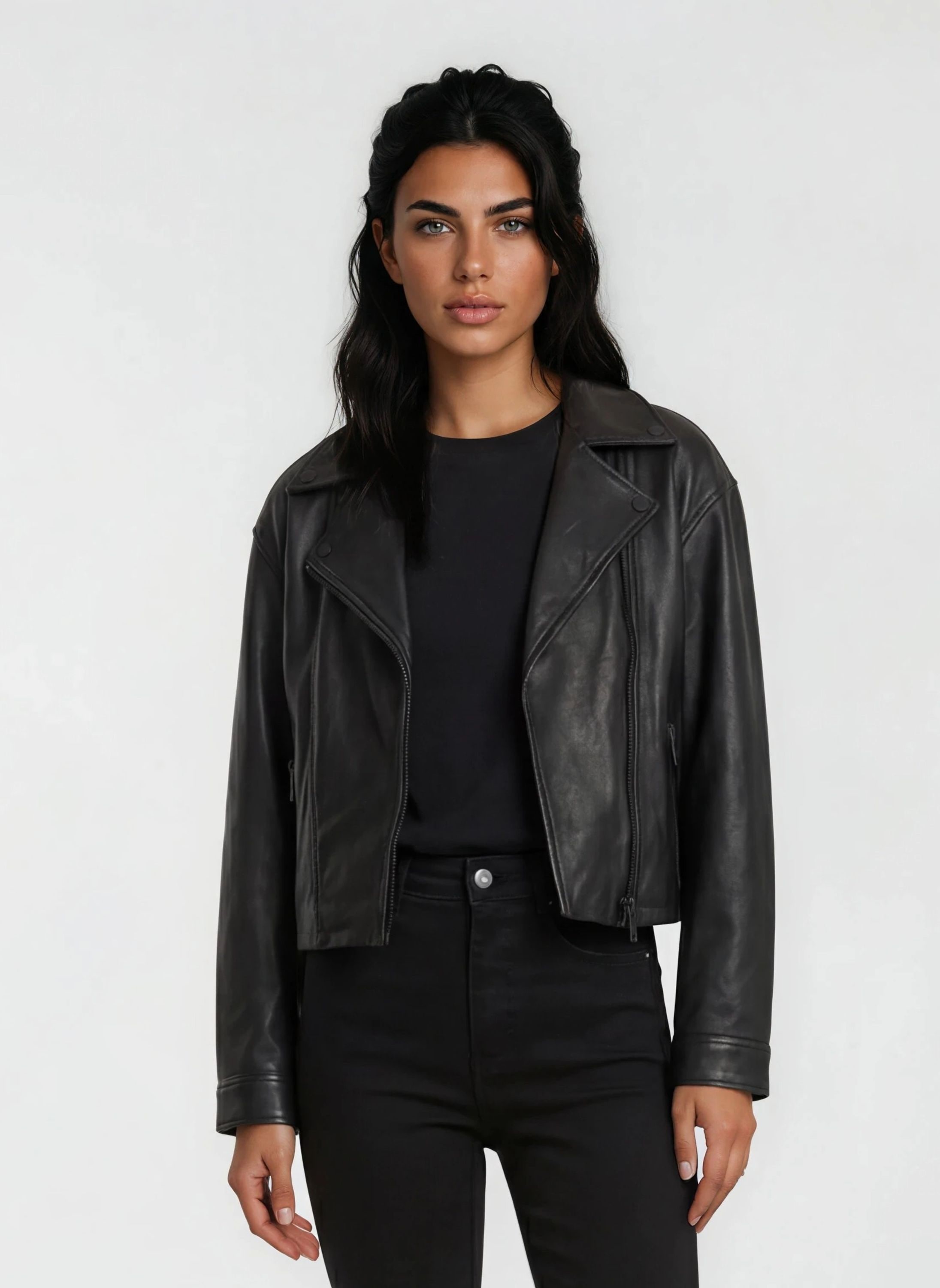 trueprodigy Lederjacke "Alba Asymmetrischer Reißverschluss mit schwarzen Accessoires" ohne Kapuze