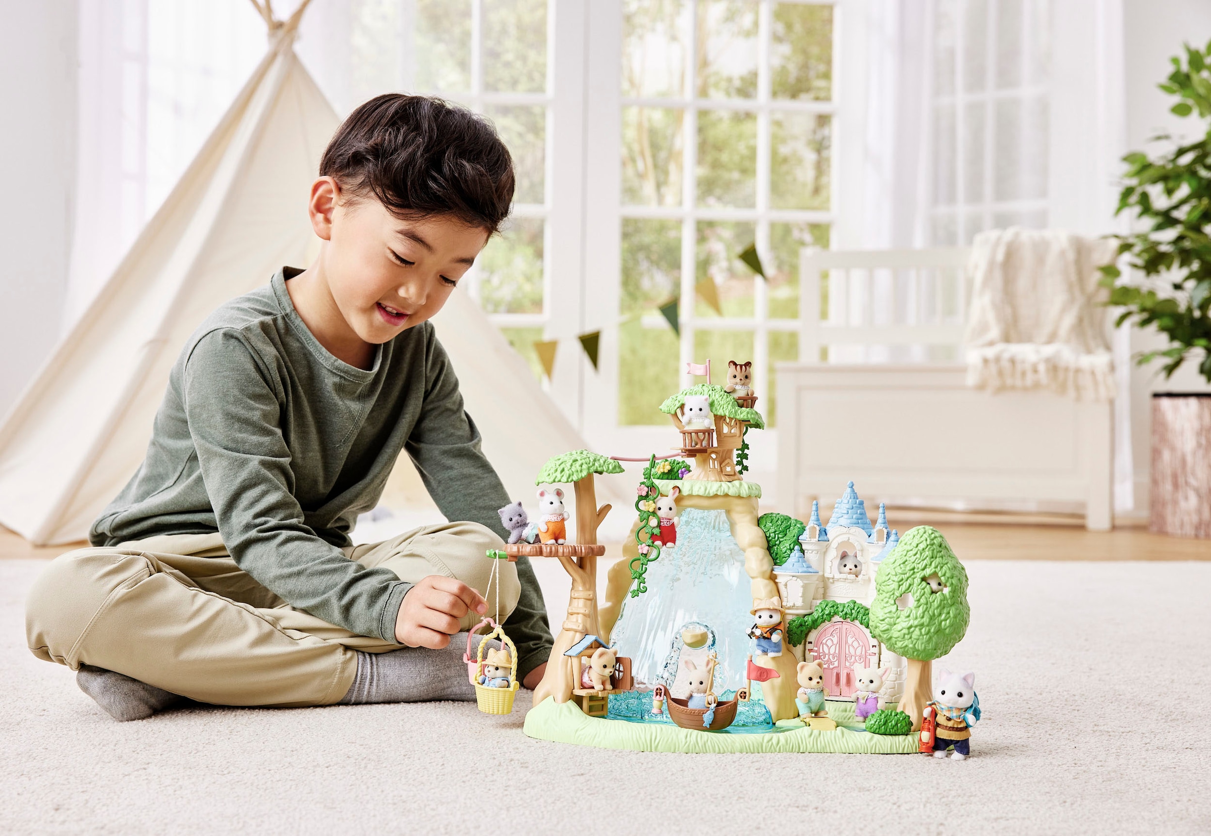 Sylvanian Families Spielfigur »Abenteuer Entdecker Set mit zwei Figuren (5763)«