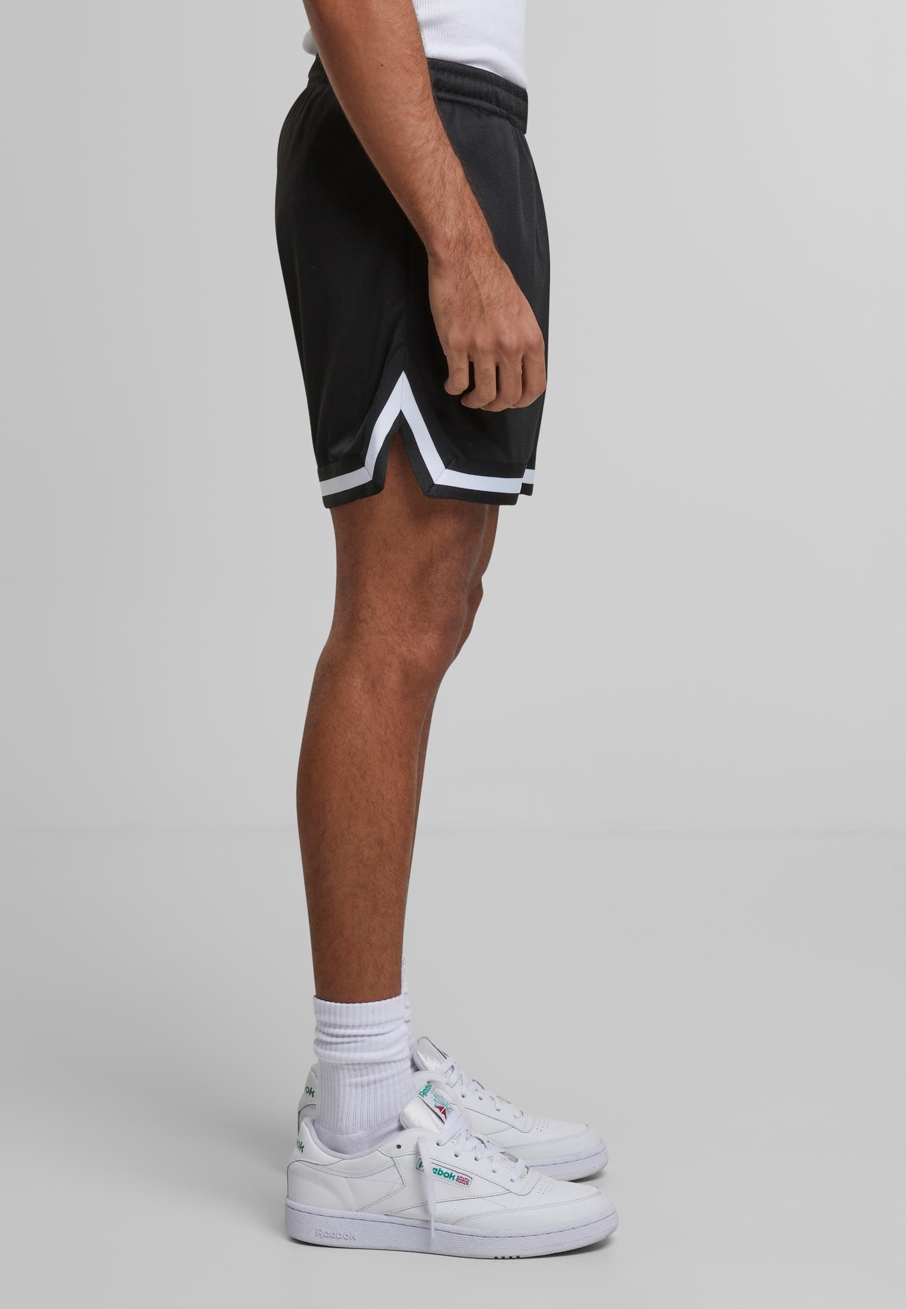 URBAN CLASSICS Shorts »Urban Classics Herren Short Basketball Shorts«, (1 tlg.)