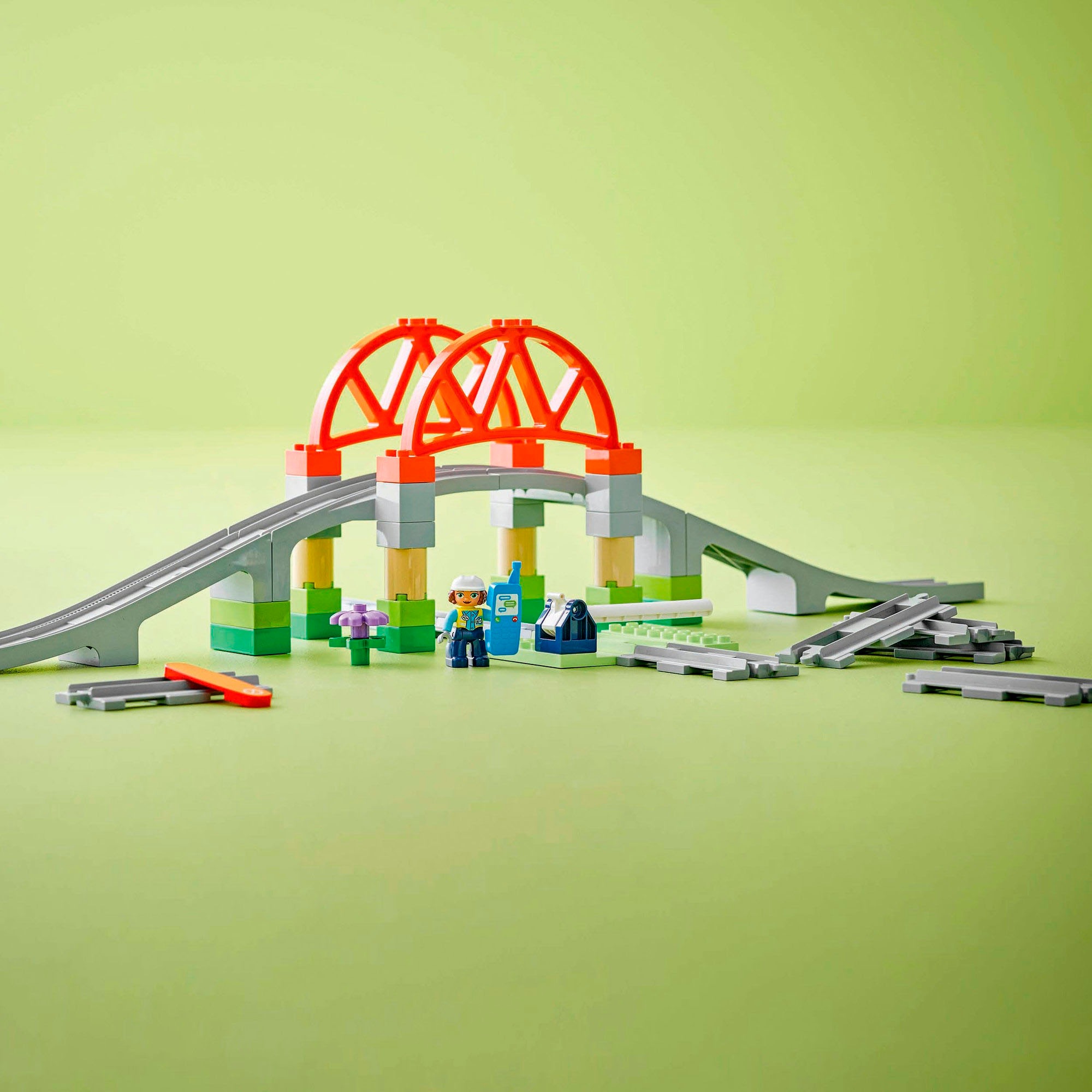 LEGO® Konstruktionsspielsteine »Eisenbahnbrücke und Schienen – Erweiterungsset (10426)«, (42 St.), LEGO DUPLO Town; Made in Europe