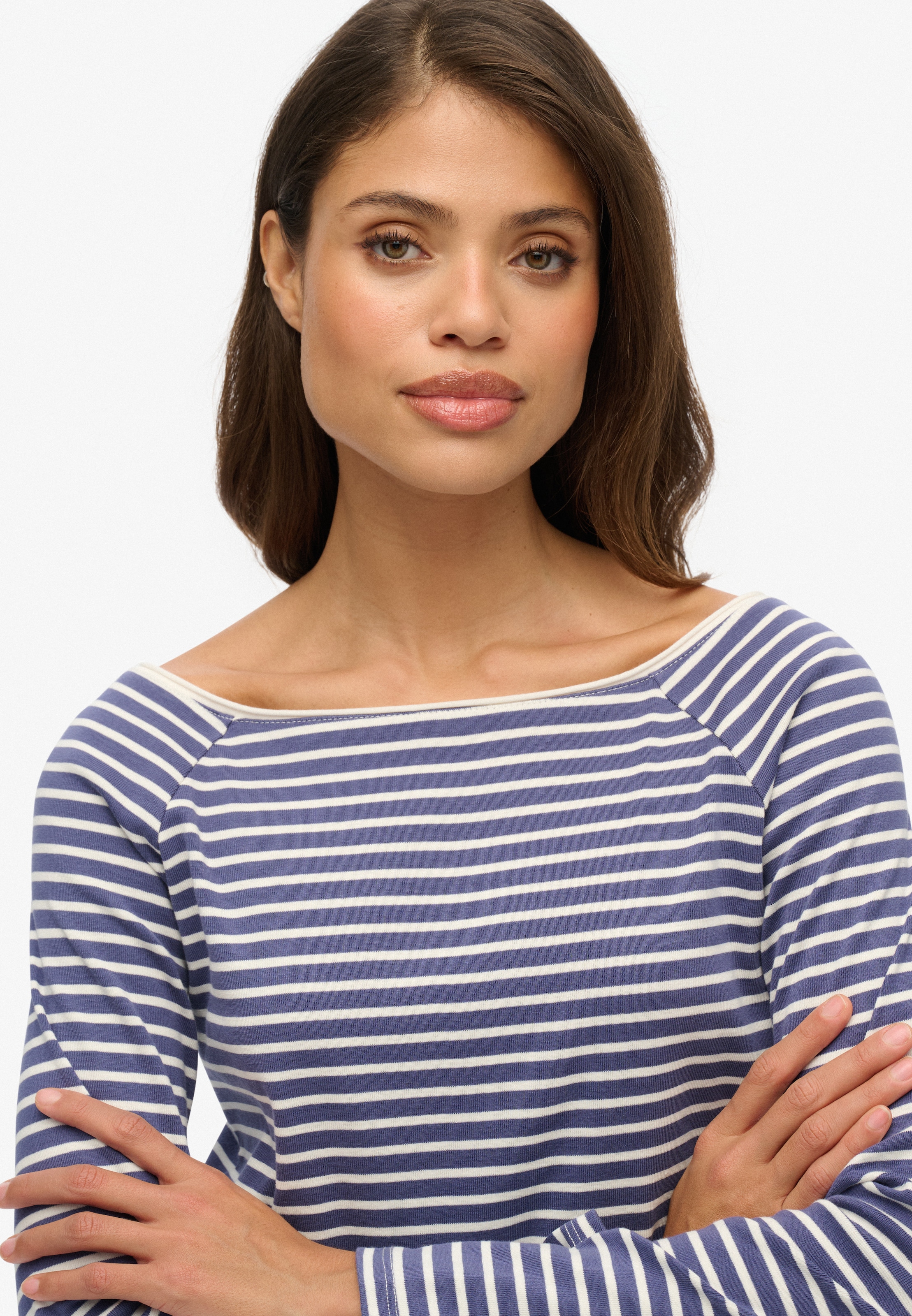 Superdry Langarmshirt »BARDOT OFF SHOULDER TOP« mit U-Boot Ausschnitt und Wellenkante am Bund, gesticktes Logo am Saum