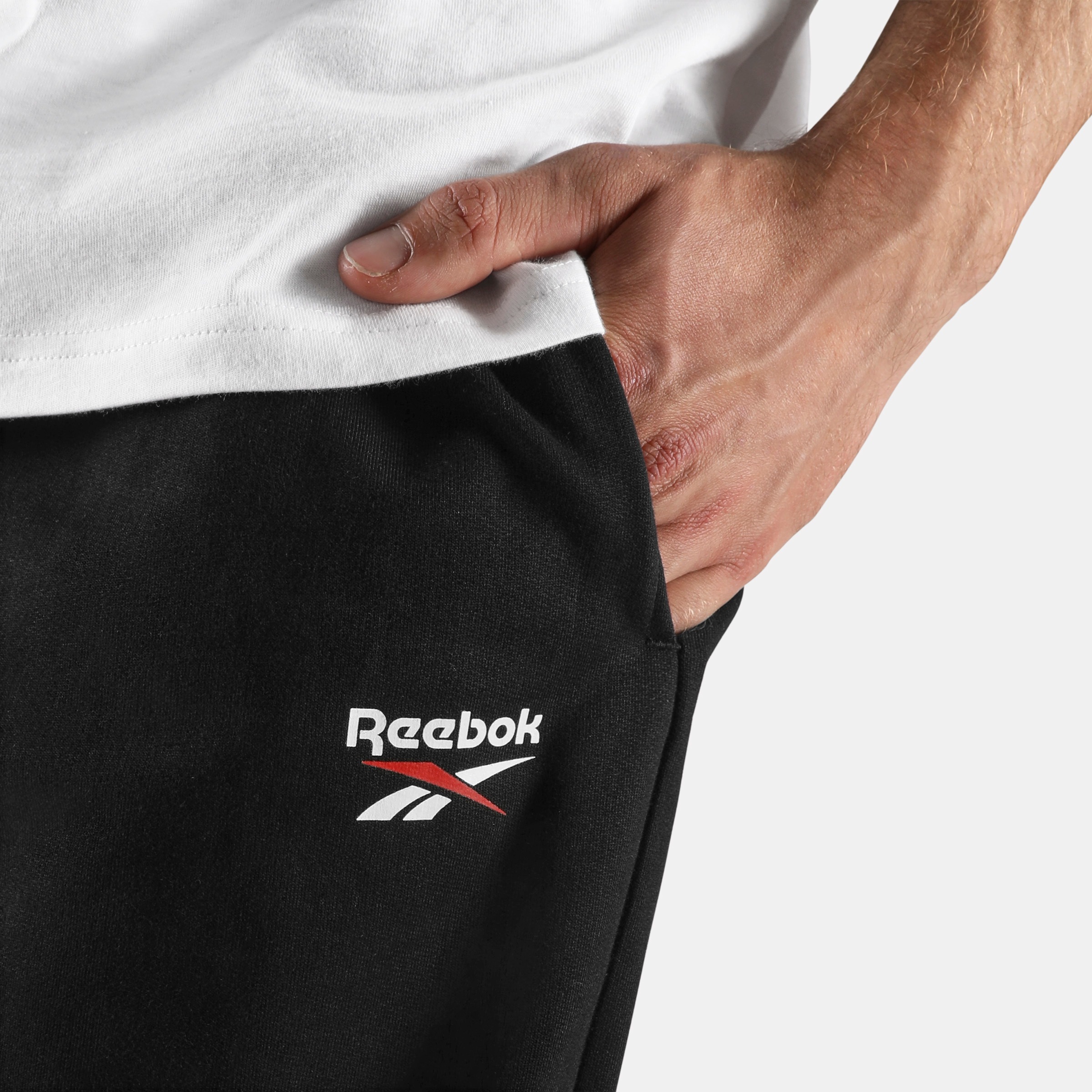 Reebok Jogginghose »ID SMALL LOGO FRENCH TERRY JOGGER PANTS«  für Erwachsene, mit sportlichem Stil