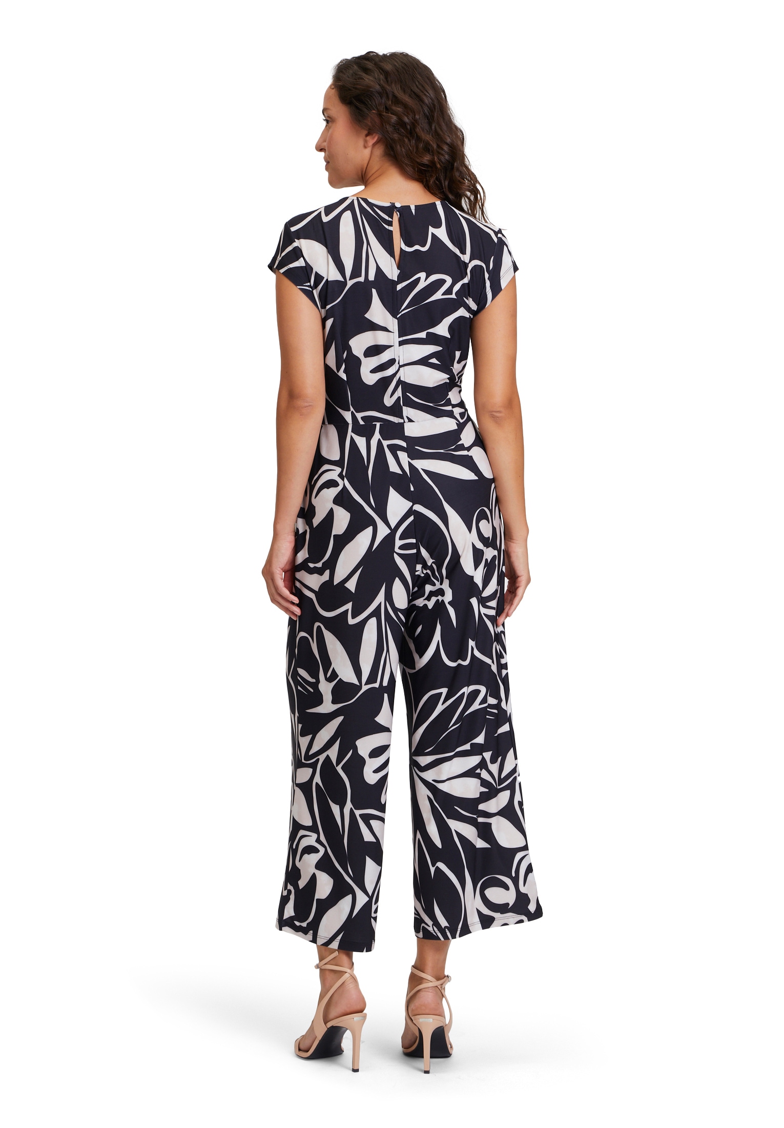 Betty&Co Overall »Betty & Co Jumpsuit kurzarm«, (1 tlg.), Falten