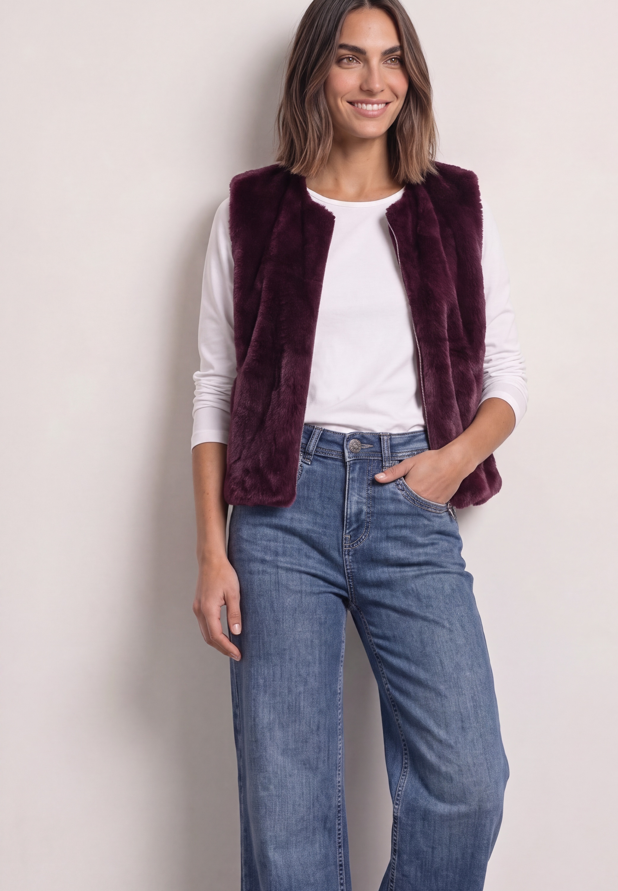 STREET ONE Fellimitatweste soft und weich
