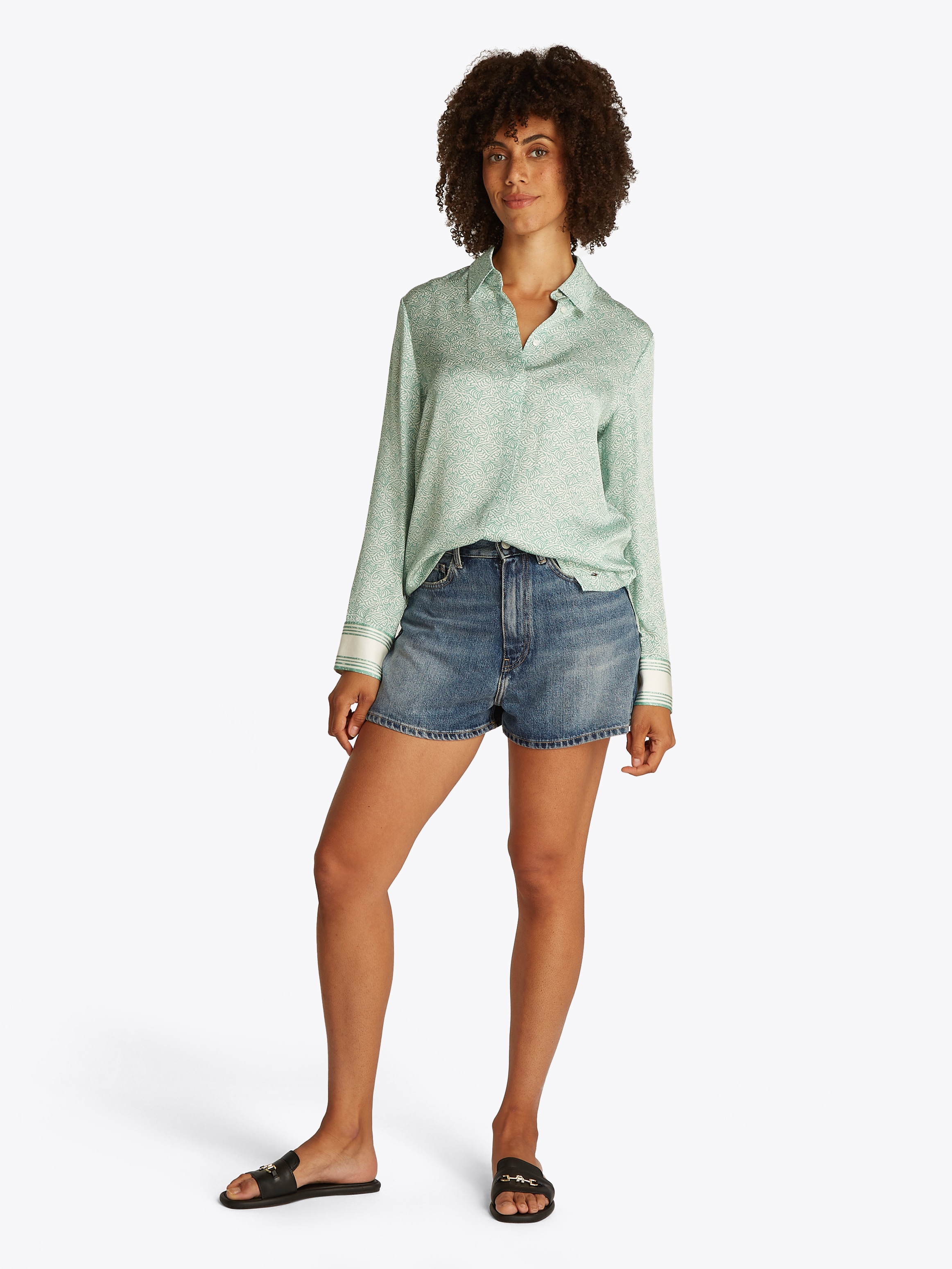 Tommy Hilfiger Shorts »DNM MINI FLARE SHORT HW SELI«, mit ausgestellter Beinform