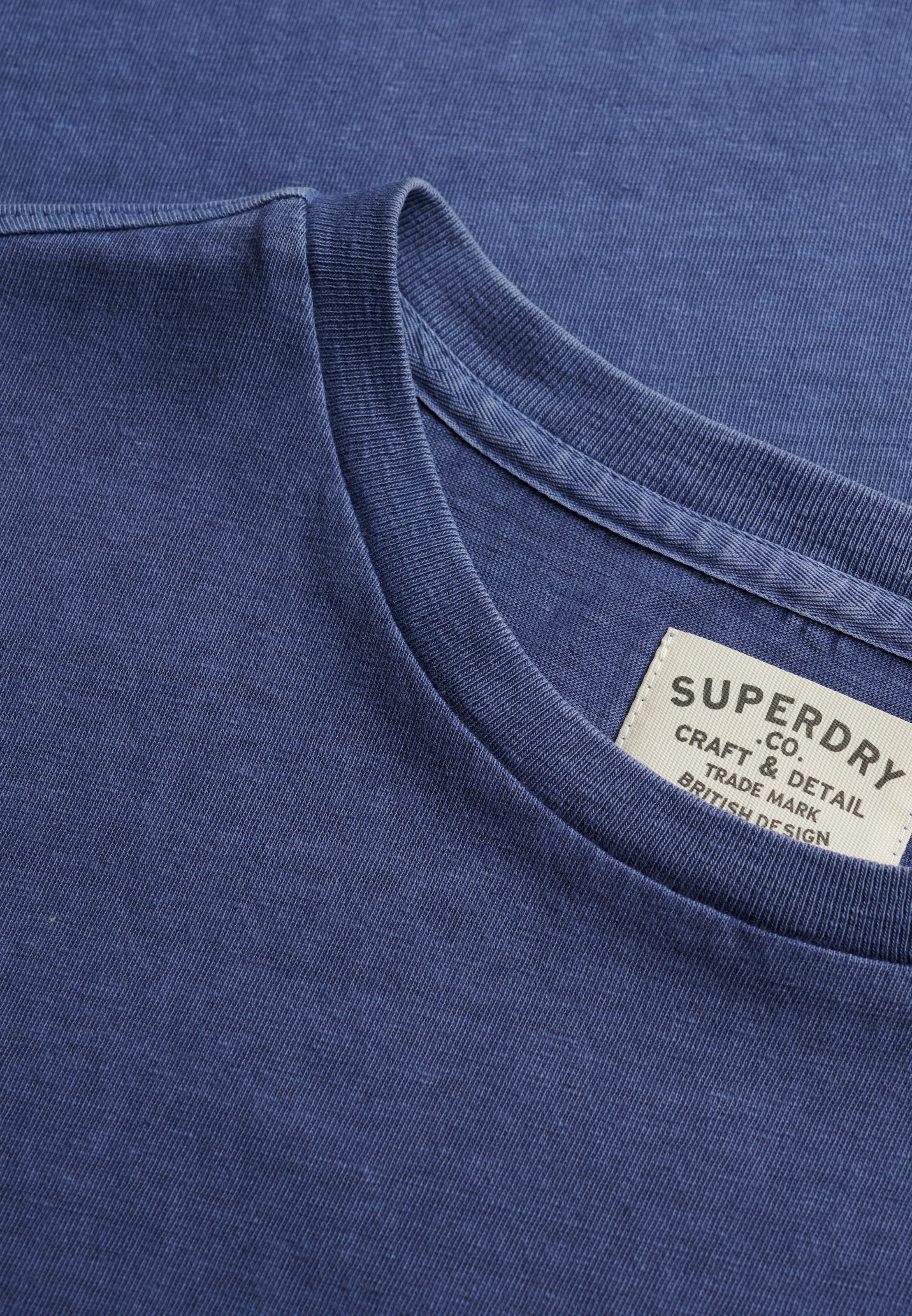 Superdry Rundhalsshirt »COTTON CLASSIC LINEN PKT TEE« Baumwollmischung, relaxed fit aus luftig leichtem Baumwoll-Leinen-Mix
