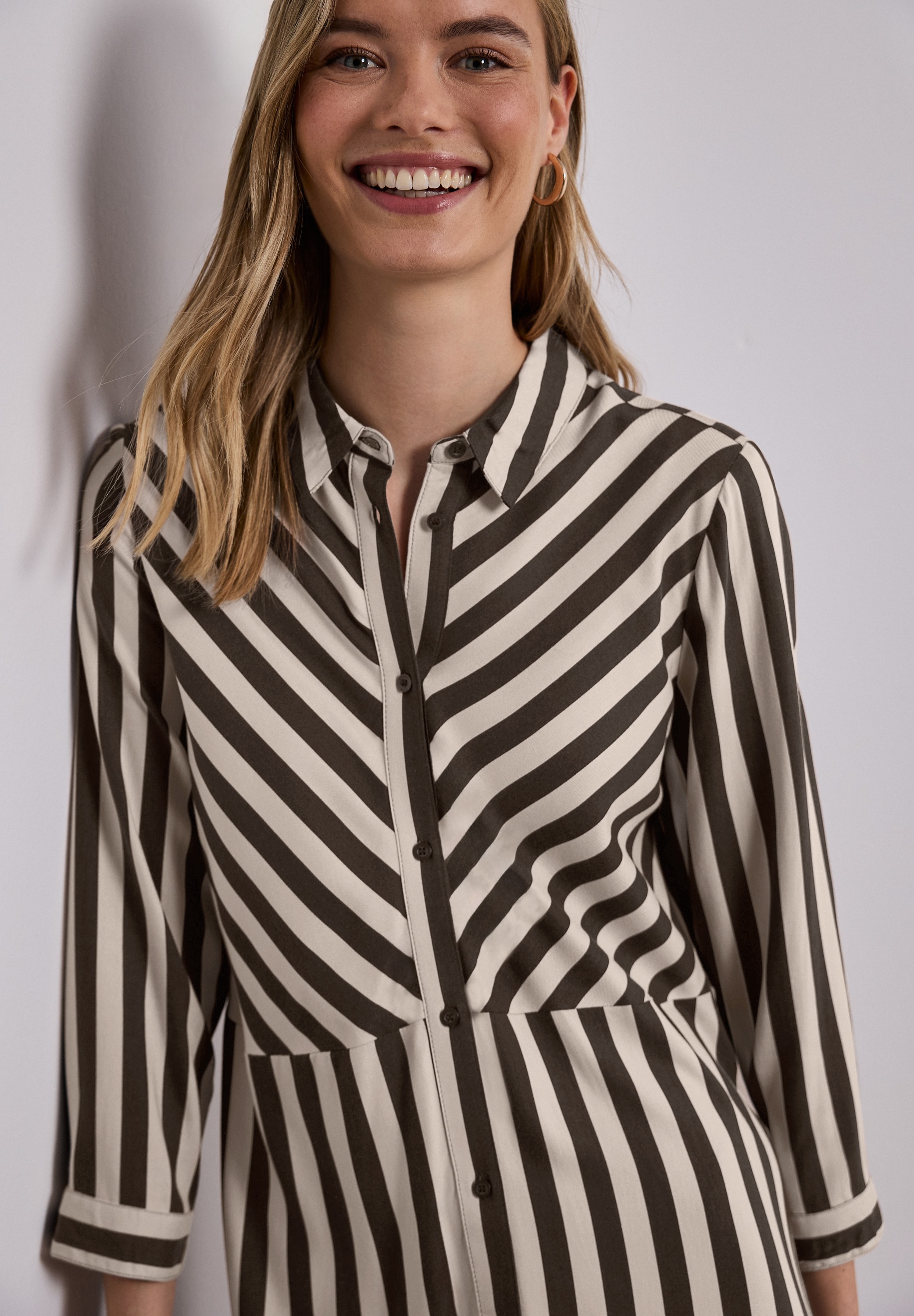 STREET ONE Midikleid gemustert, figurumspielend