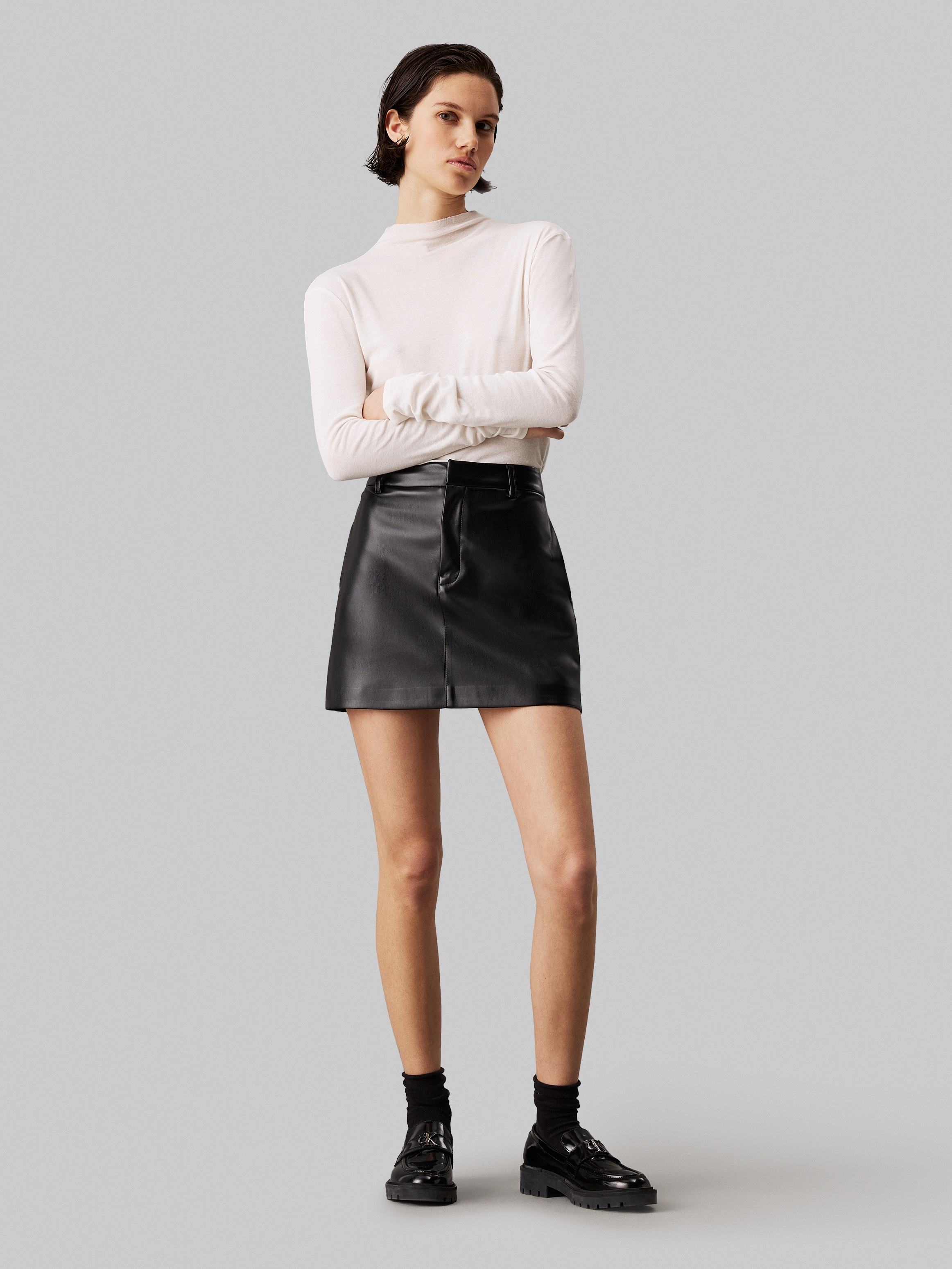 Calvin Klein Jeans A-Linien-Rock "FAUX LEATHER A-LINE MINI SKIRT", mit Logopatch