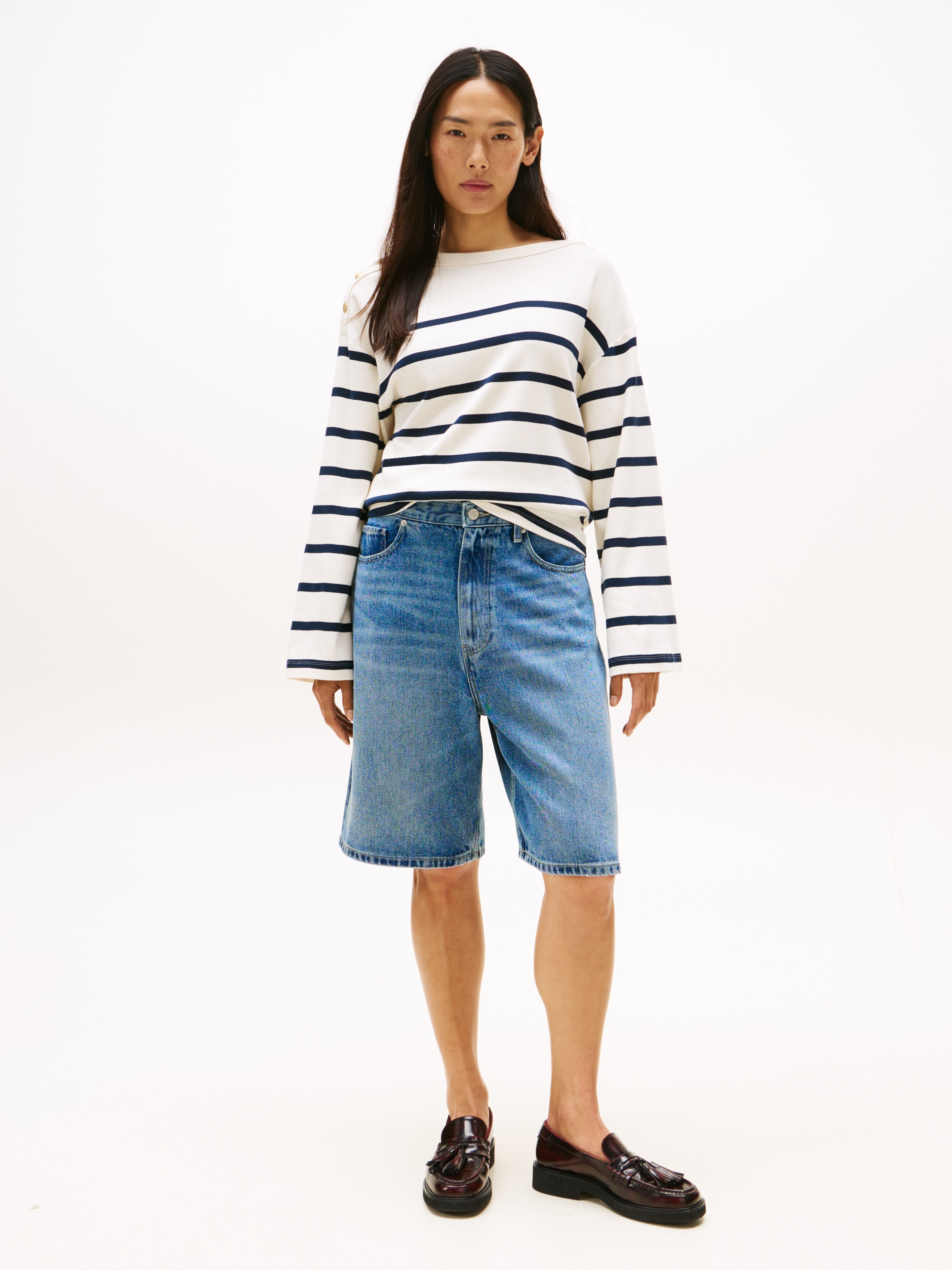 Tommy Hilfiger Langarmshirt »LWK GOLD BUTTON BOAT-NK LS TEE«, mit goldfarbenen Knopf