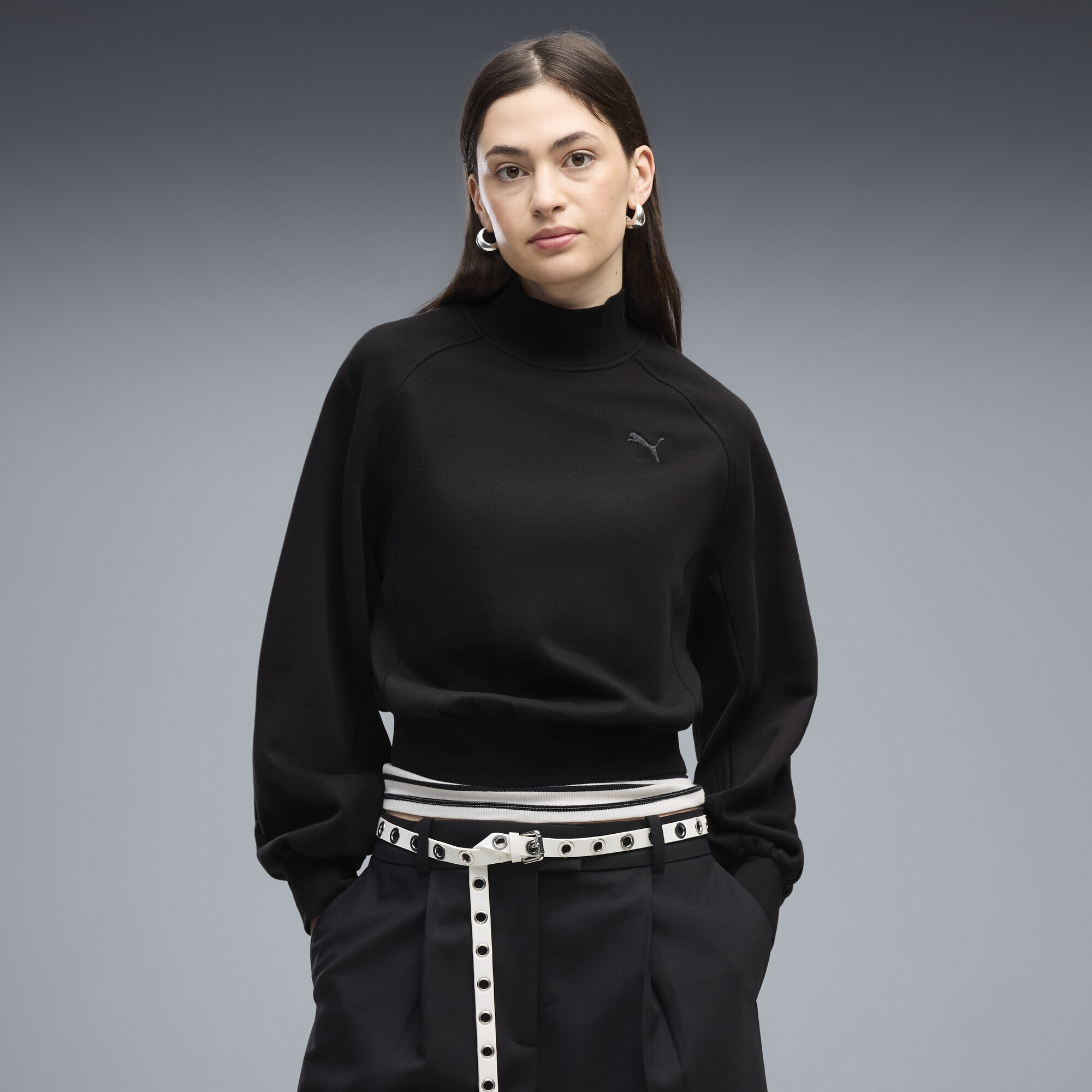 PUMA Sweatshirt »HER Relaxed Crew Sweatshirt mit Stehkragen Damen«
