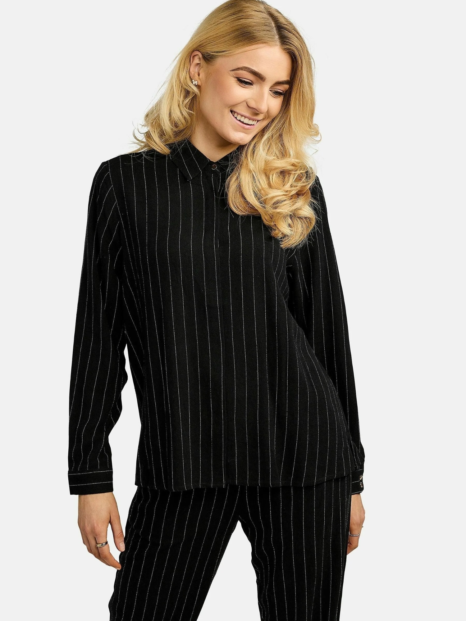 Liberté Essentiel "Liberté Essentiel Shirt NEO"