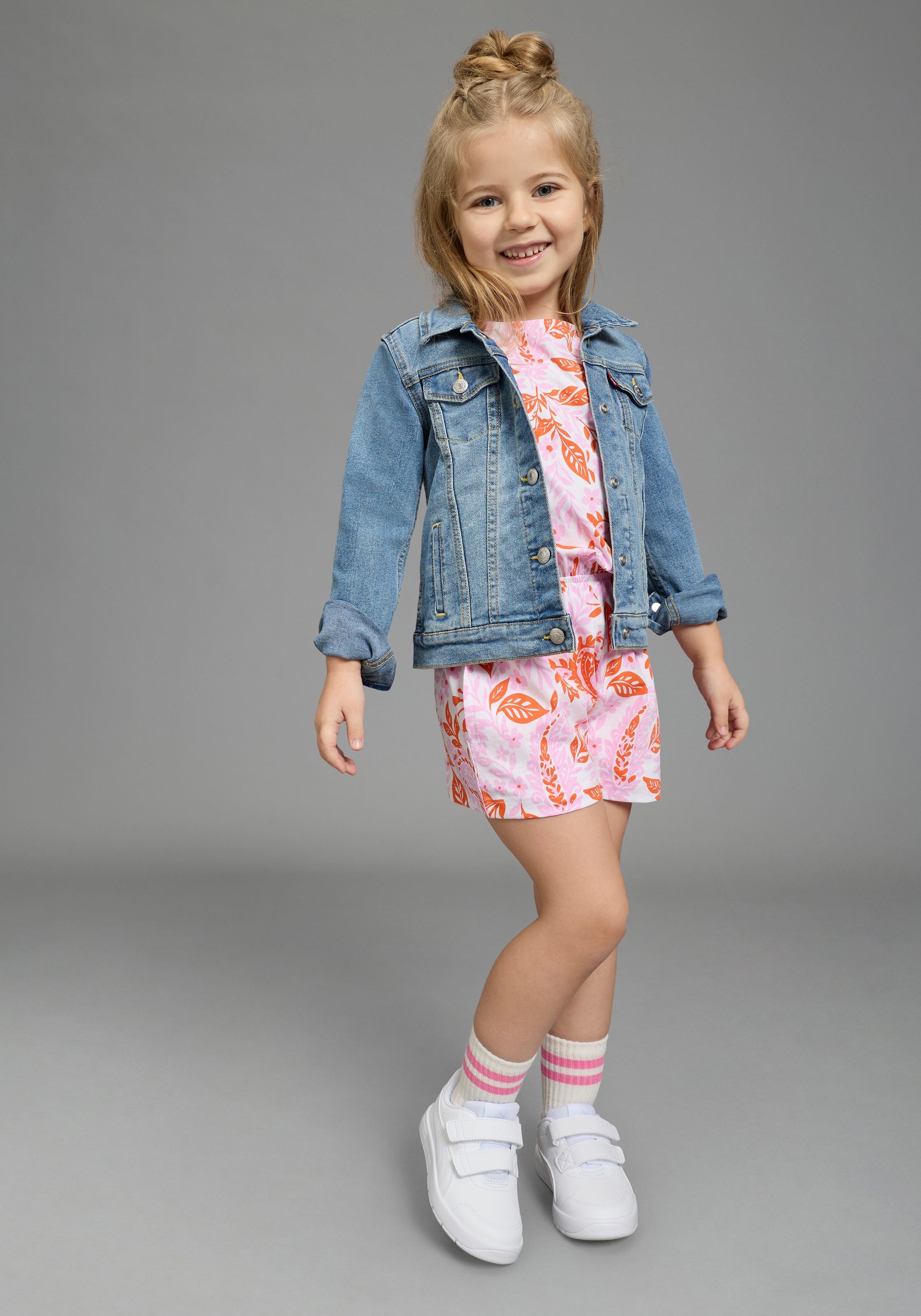 Jumpsuit KIDSWORLD "Kurzer Overall mit Paisley-Druck", Mädchen, Gr. 140, N-Gr, pink gemustert, Single Jersey, Obermaterial: 100% Baumwolle, Paisley, geblümt, kurz, Rundhals, Overalls Jumpsuit, mit Paisley- und Blumenprint, aus weichem Single Jersey 3