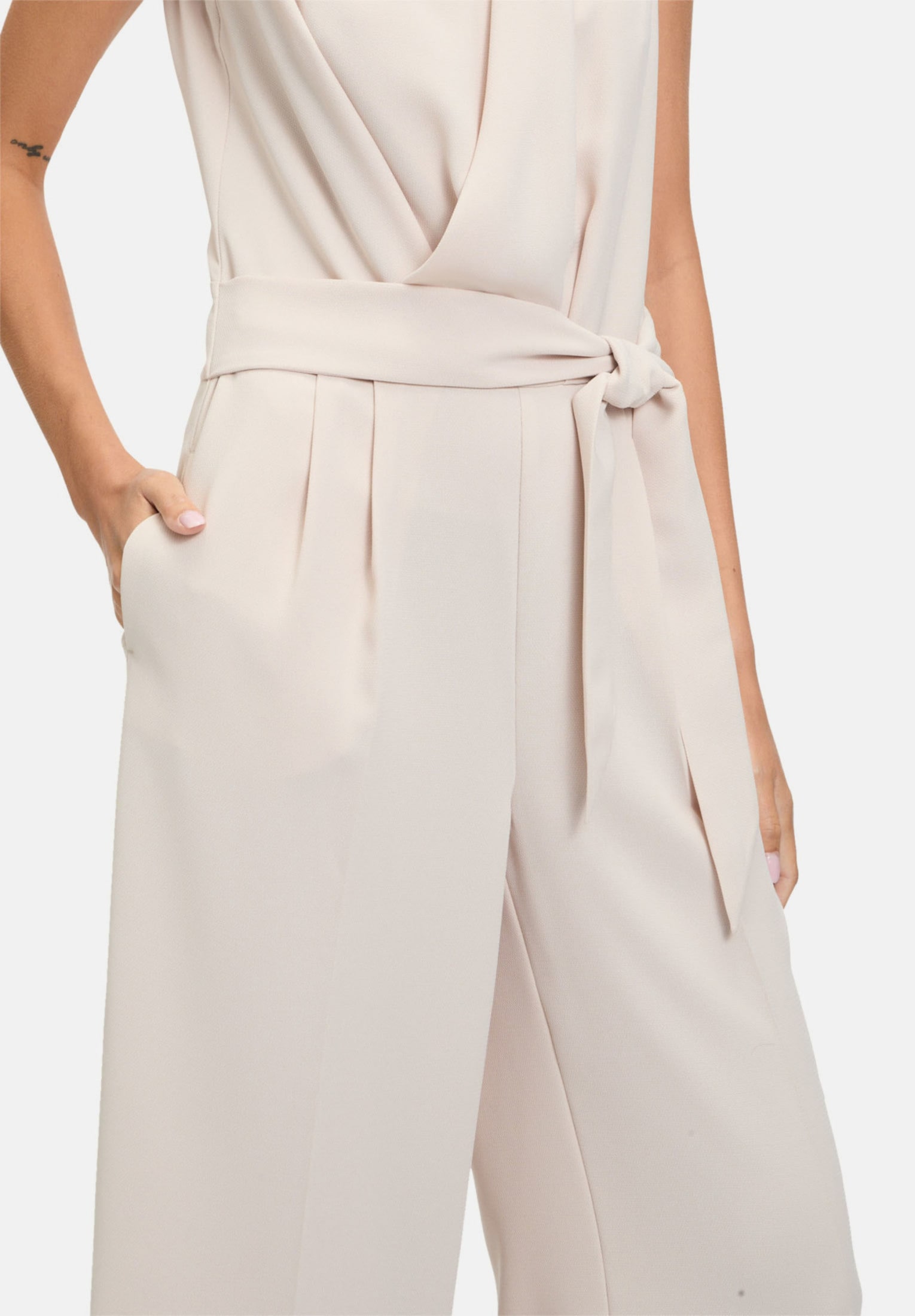 Betty&Co Overall »Damen ohne Arm« 1 Stk. Falten
