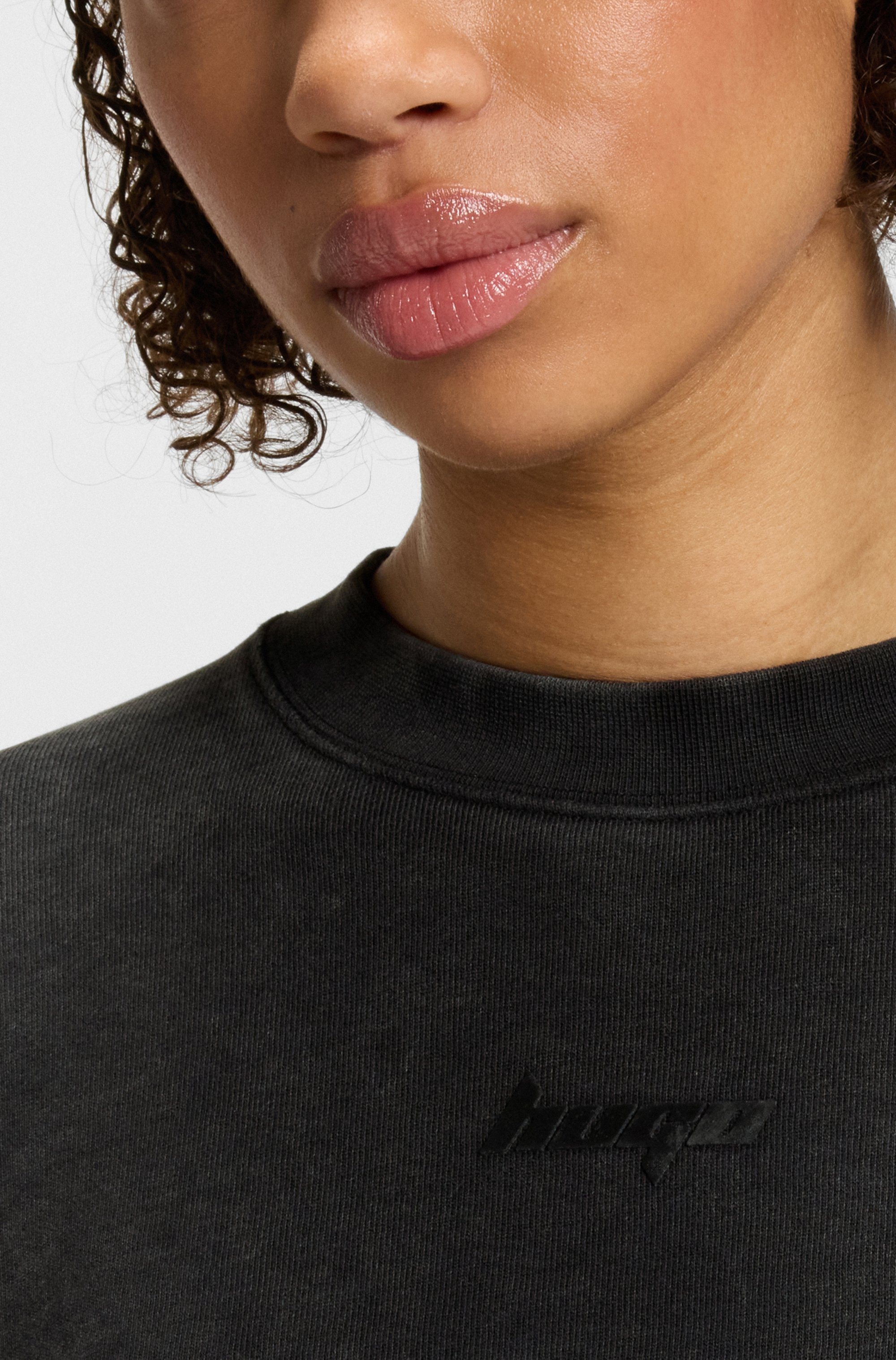 Thumbnail - HUGO Blue Sweatshirt "Derissa" in Cropped-Länge