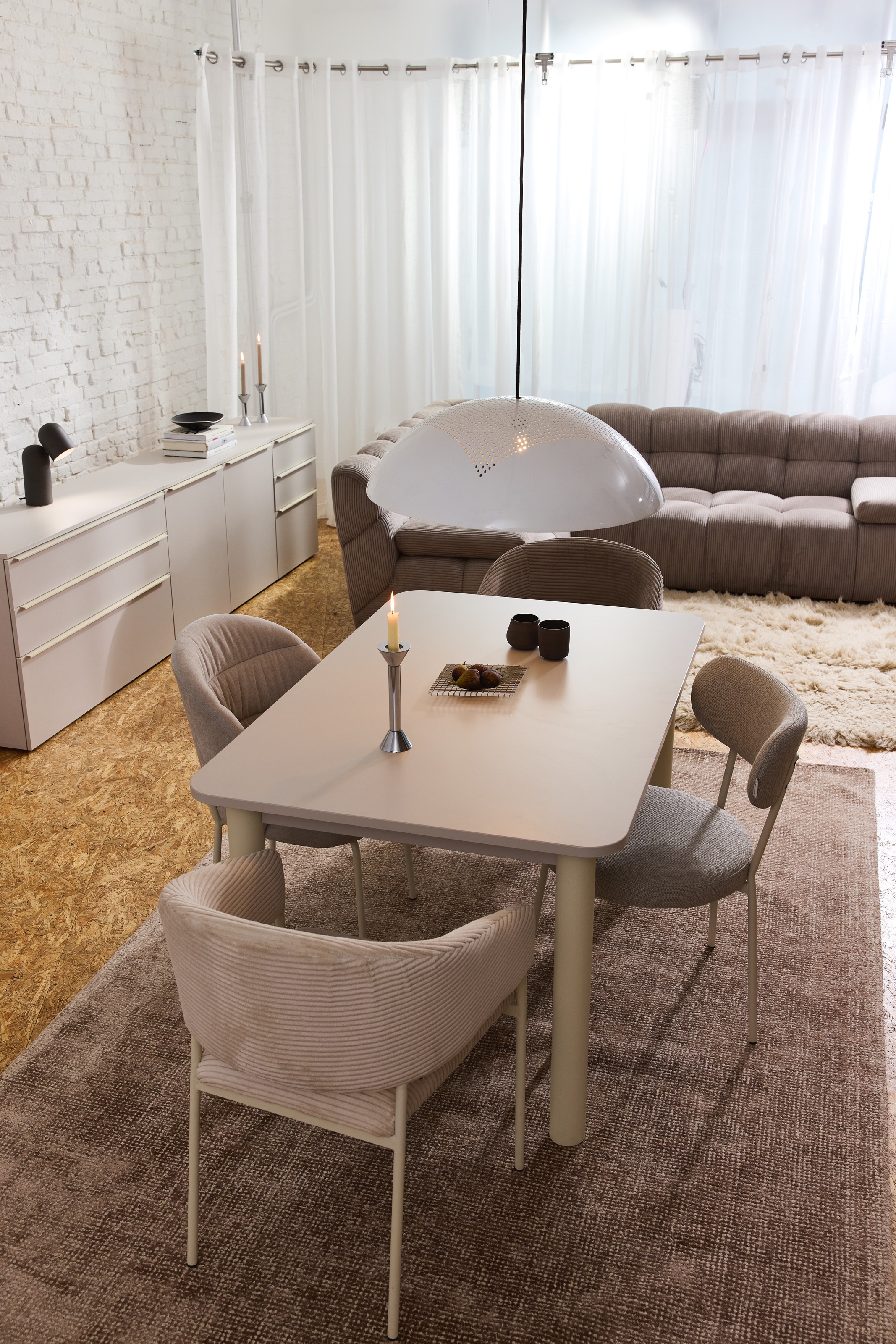 TOM TAILOR HOME Esstisch »COLOR TABLE«, (1 St.), Esstisch, 4-Fuß, 3 Größen, 3 Dekorfarben, 4 Fußfarben, ABS-Kante