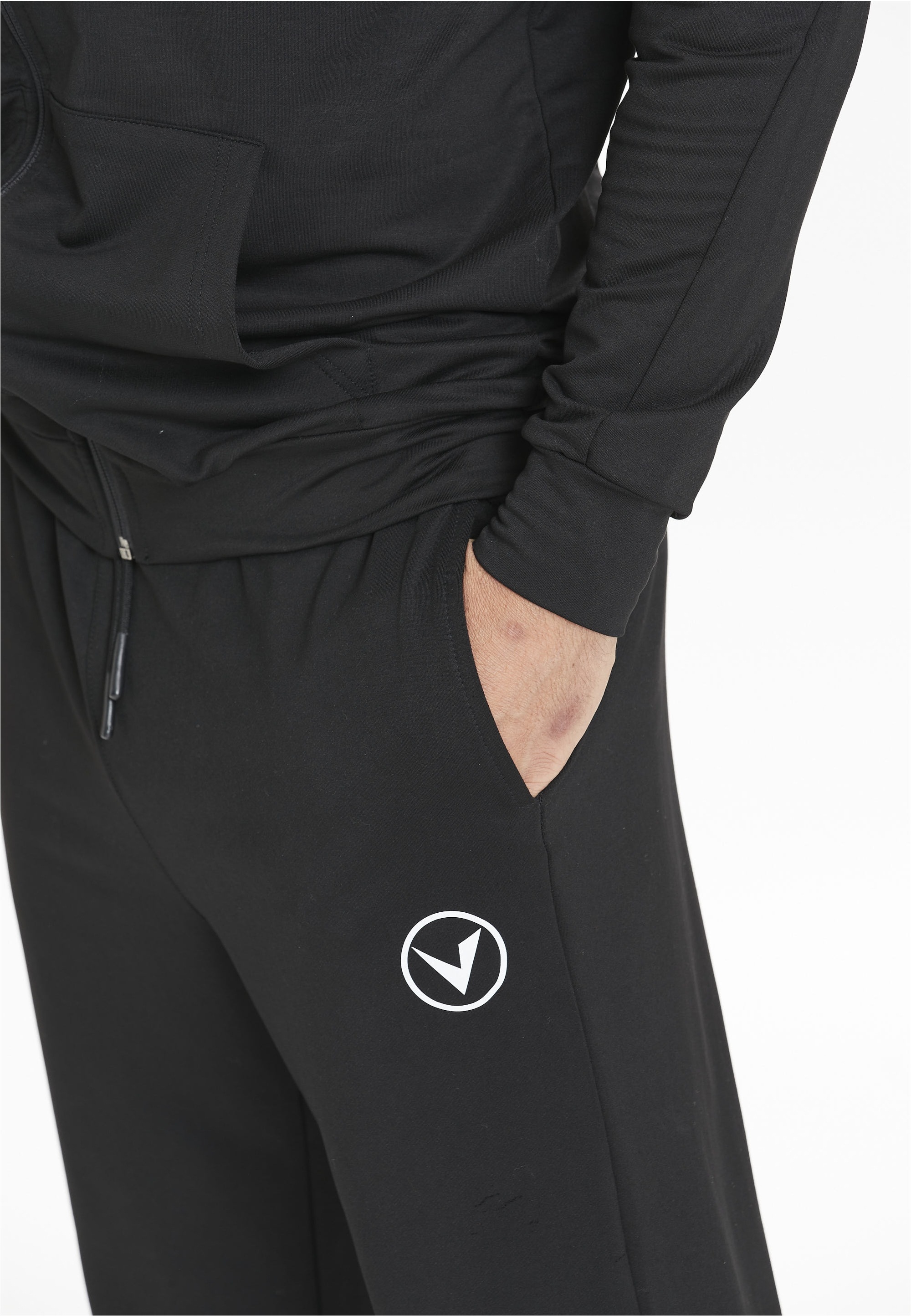 Virtus Sweathose »Streat«, mit atmungsaktiver Funktion