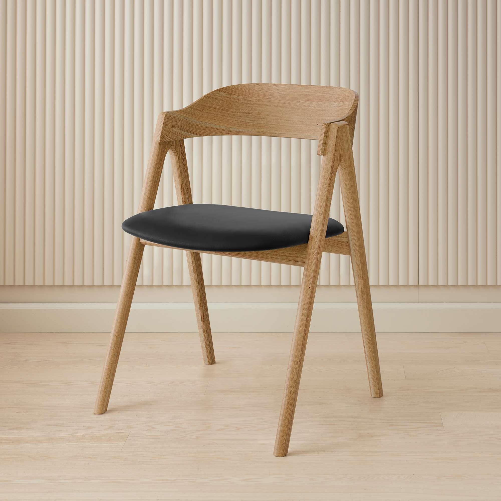 Stuhl HAMMEL FURNITURE "Mette by Hammel", , eiche geölt, eiche geölt, schwarz, B:52cm H:75cm T:54cm, Leder, Massivholz, Stühle, Stuhl, Massivholz, gepolsterte Sitzfläche, versch. Farbvarianten