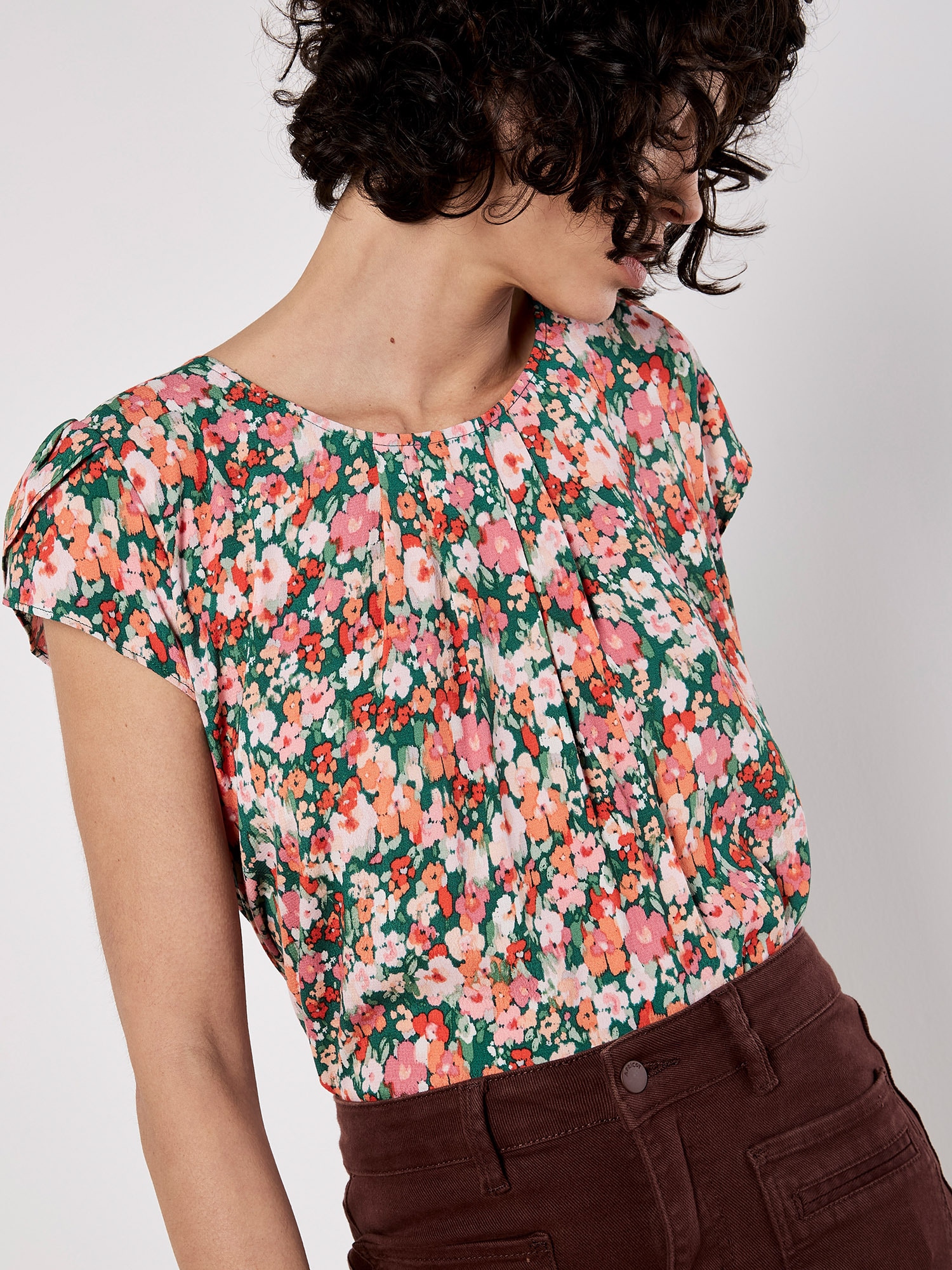 Apricot T-Shirt "Ditsy Floral Top"