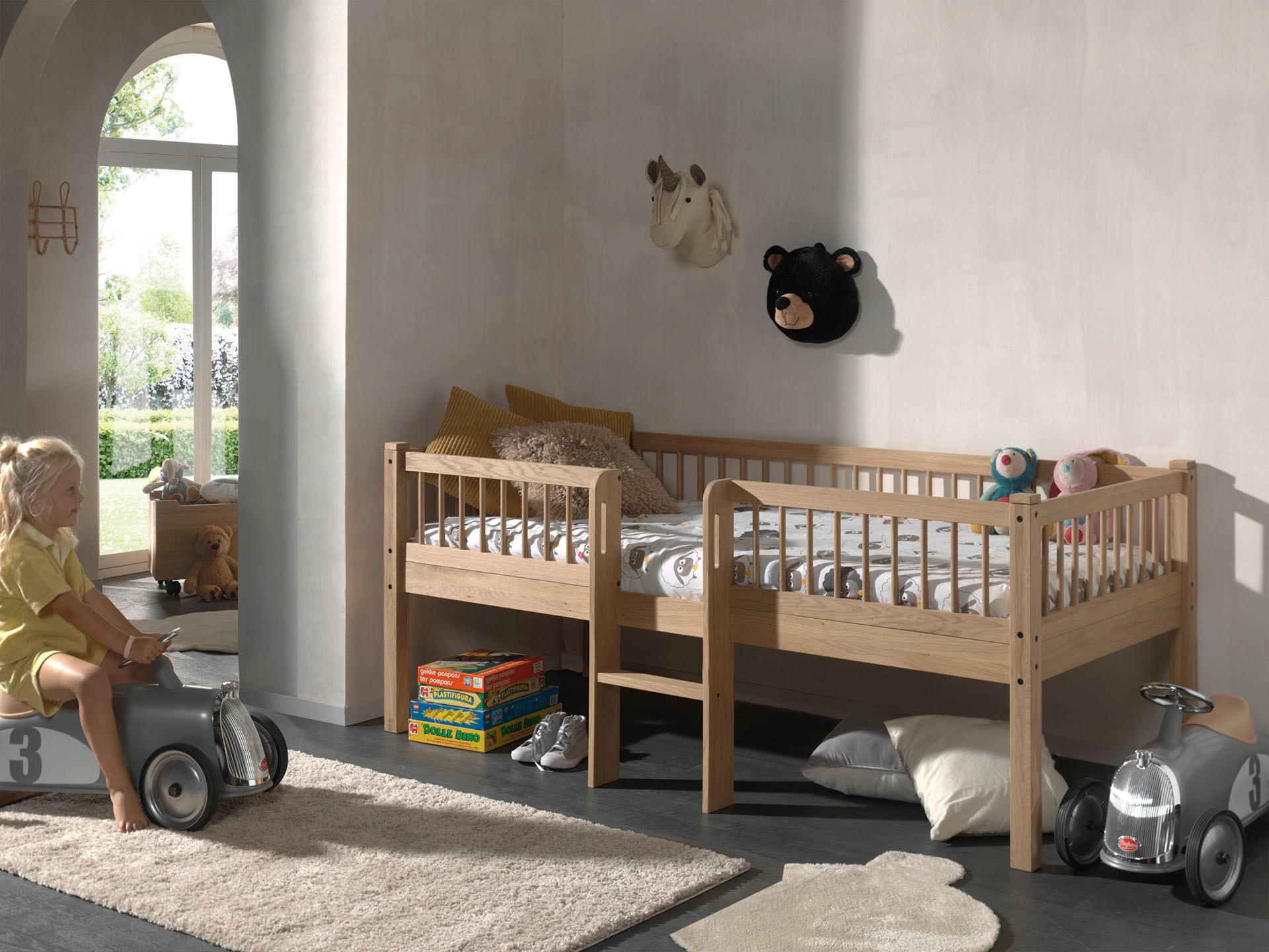 Vipack Massivholzbett »Forrest Massivholzbett Made in Europe, stabil und hochwertig gebaut« 90/200 cm, mit Rollrost und Leiter, seitenverkehrt montierbar, 