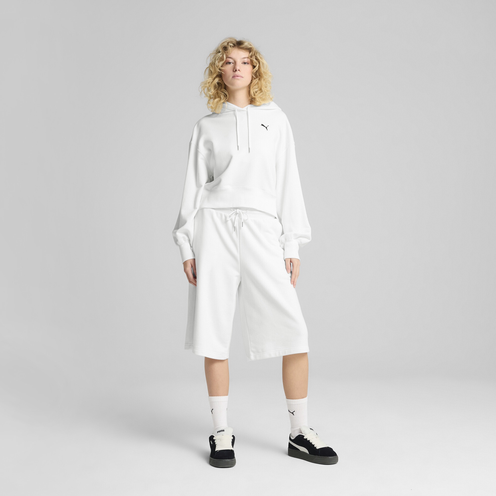 PUMA Sporthose »WARDROBE ESS Kurze Relaxed Fit 14" Jorts Damen«