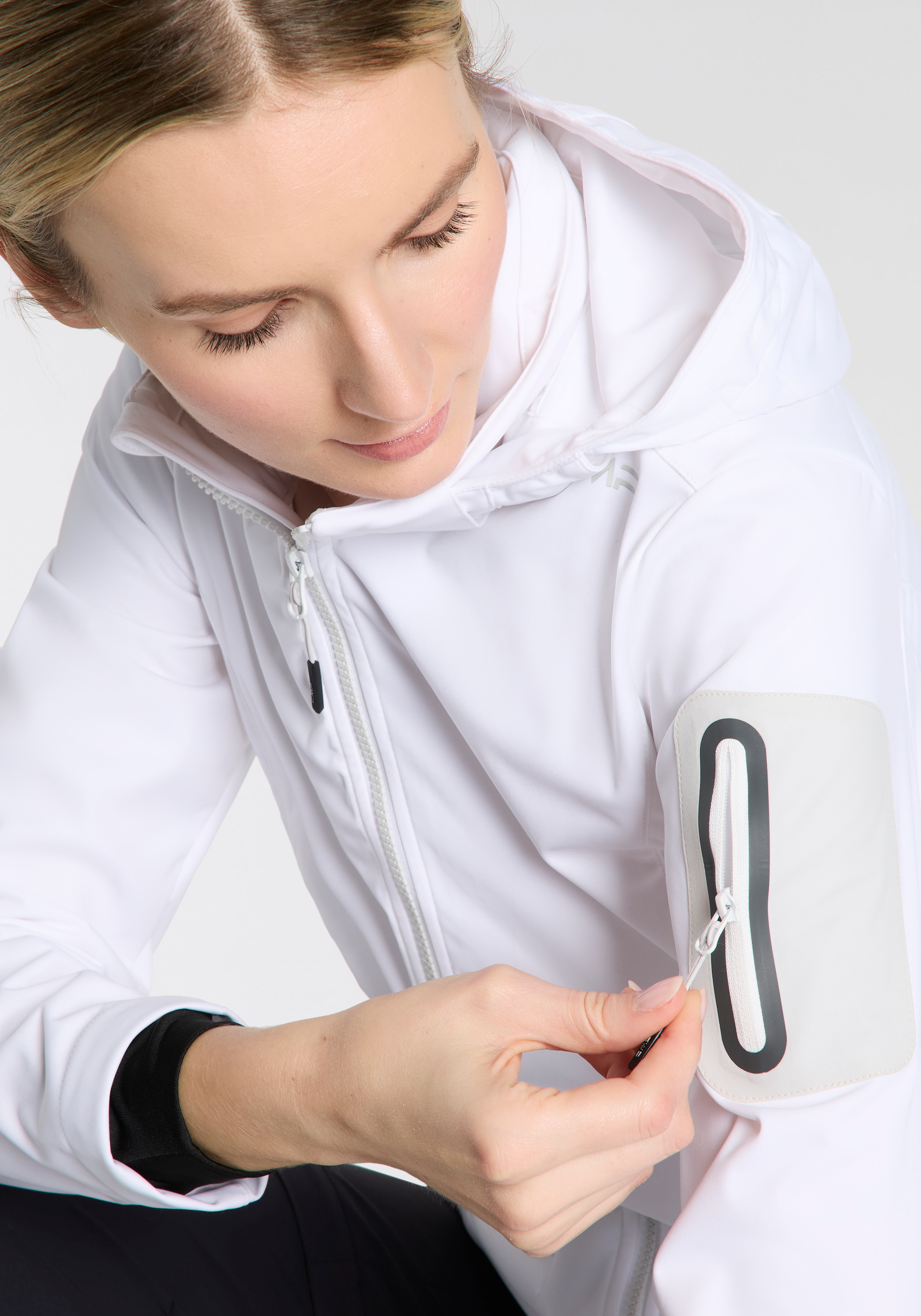 CMP Softshelljacke, mit Kapuze, Atmungsaktiv & Windabweisend & Wasserabweisend