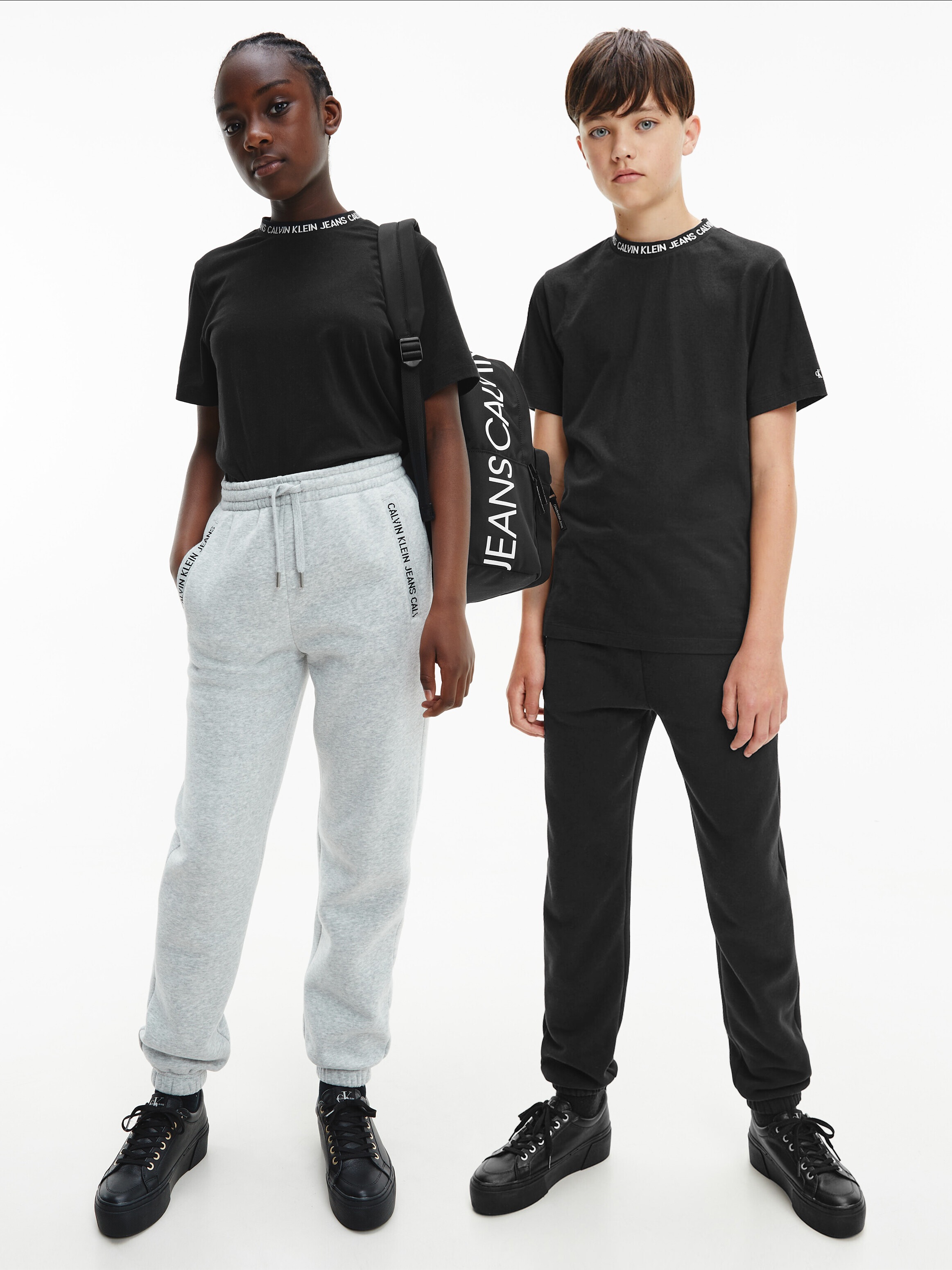 Thumbnail - Calvin Klein Jeans T-Shirt "INTARSIA LOGO T-SHIRT" für Kinder bis 16 Jahre, Logoschriftzug am Ausschnitt