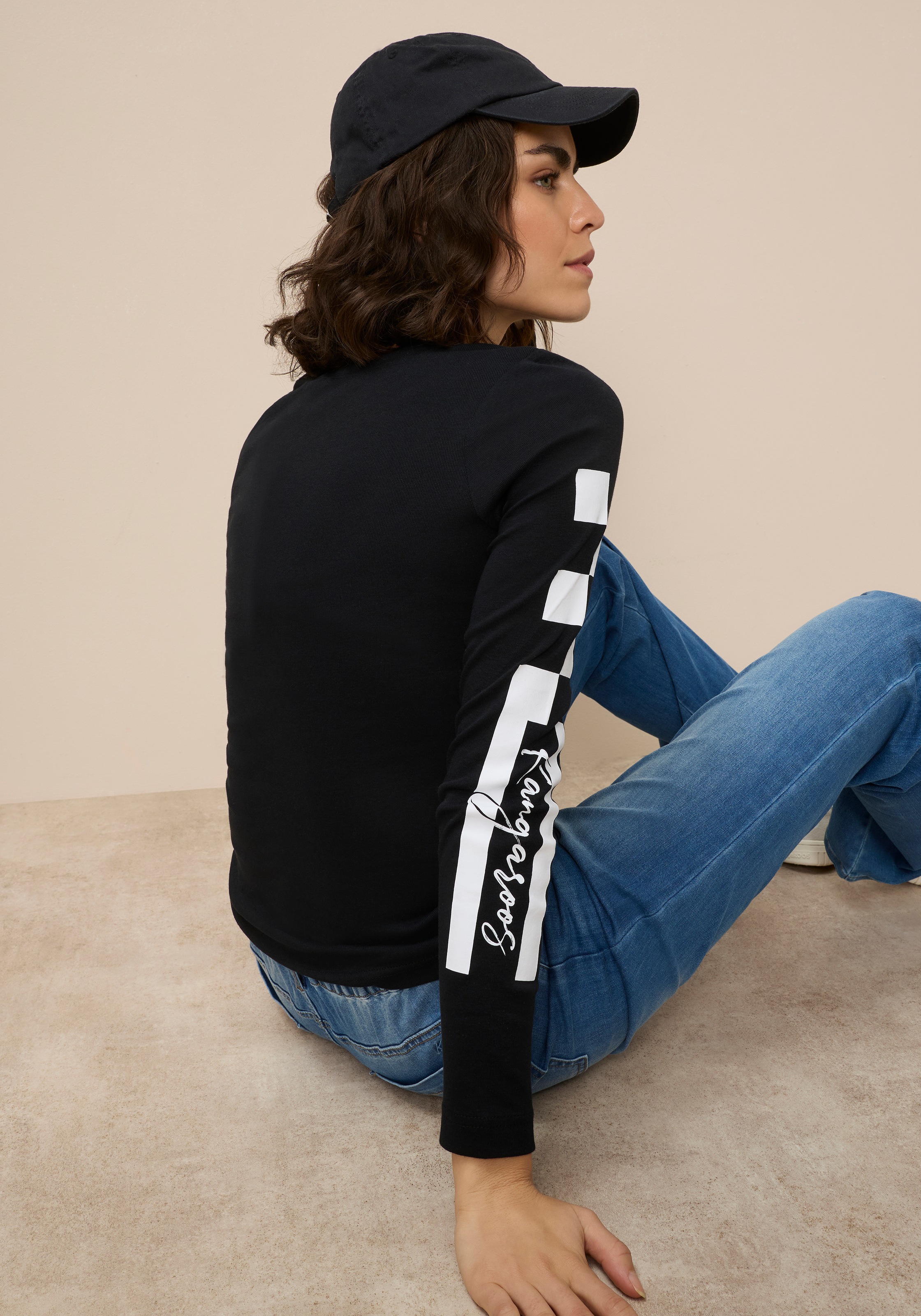 KangaROOS Langarmshirt Langarm, sehr figurbetonte Passform, aus Baumwolle günstig online kaufen