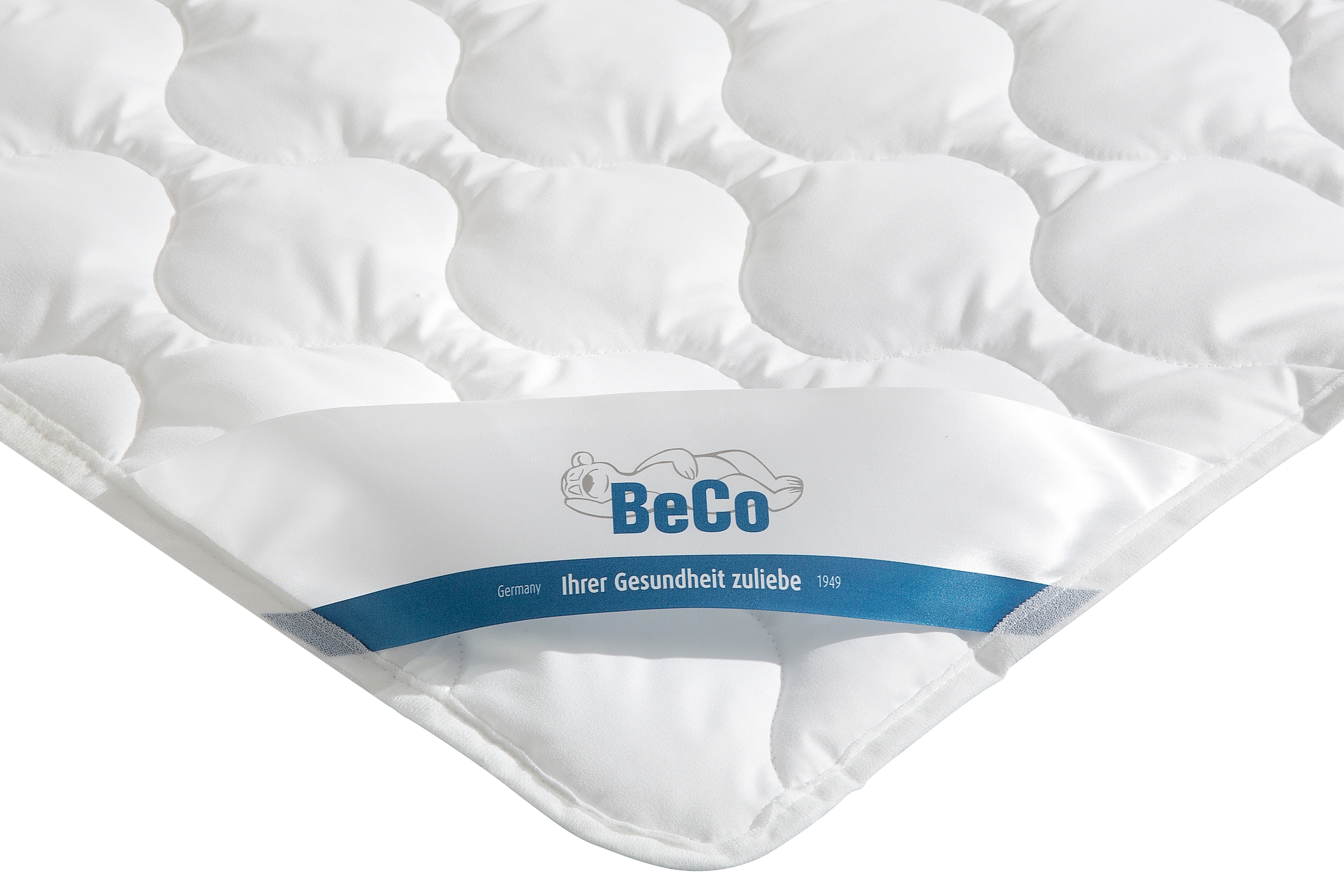 Beco Kunstfaserbettdecke »EcoWell Bettdecke mit "Blauer Engel" zertifiziert.«, warm, Füllung Klima-Hohlfaser, Bezug Bio-Baumwolle oder nachhaltiger Microfaser-Feinbatist uni, samtweich, (1 St.), Bettdecke in 2 Bezugsvarianten und in 4 Wärmeklassen!