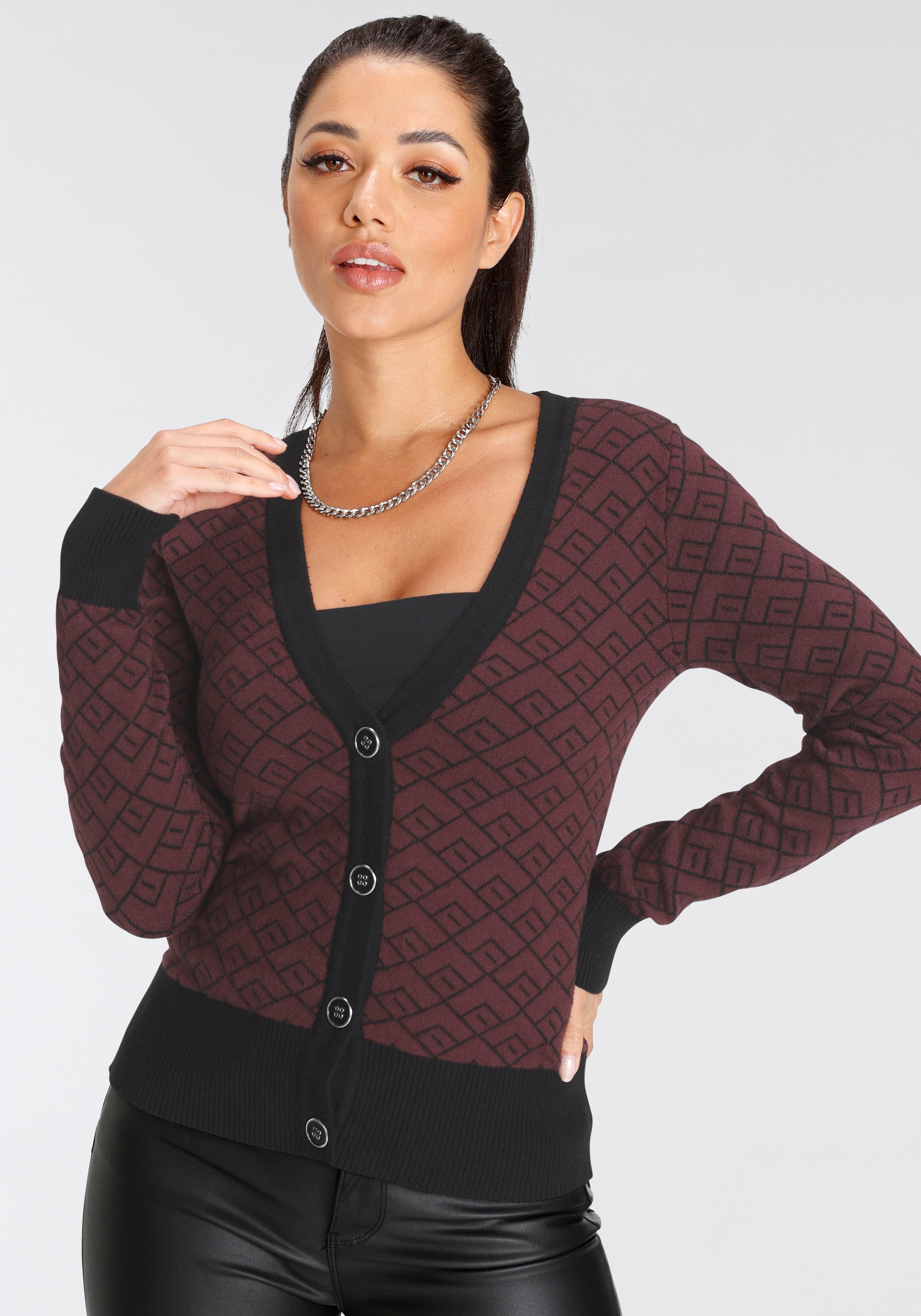Melrose Strickjacke in trendy Jacquardmuster mit Knopfleiste günstig online kaufen